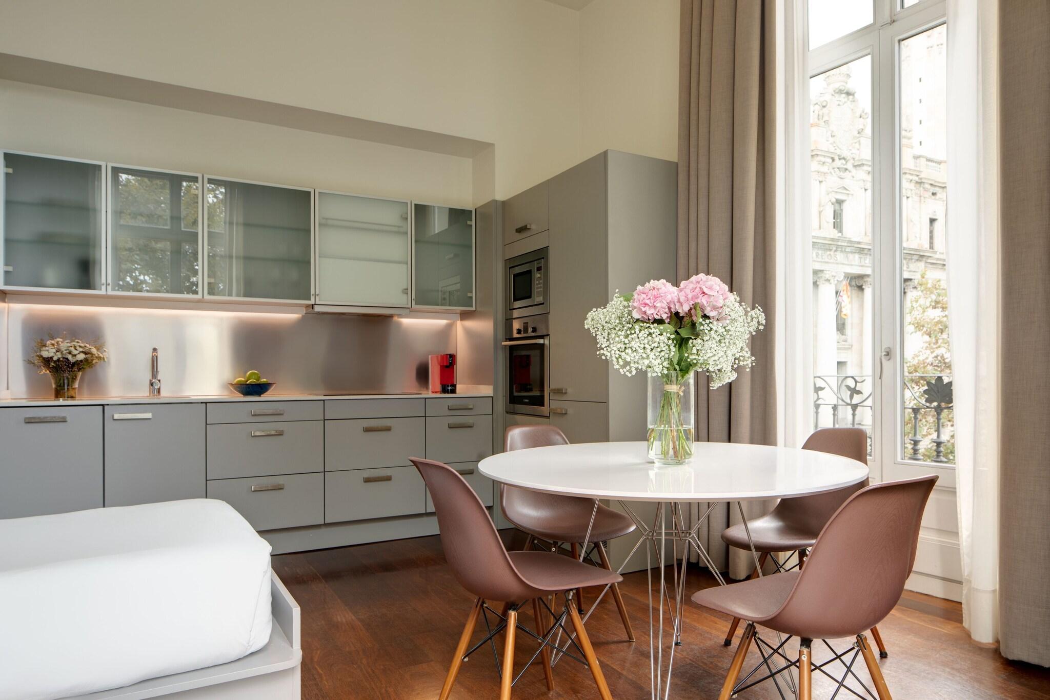 Family Room Queen Size Bed