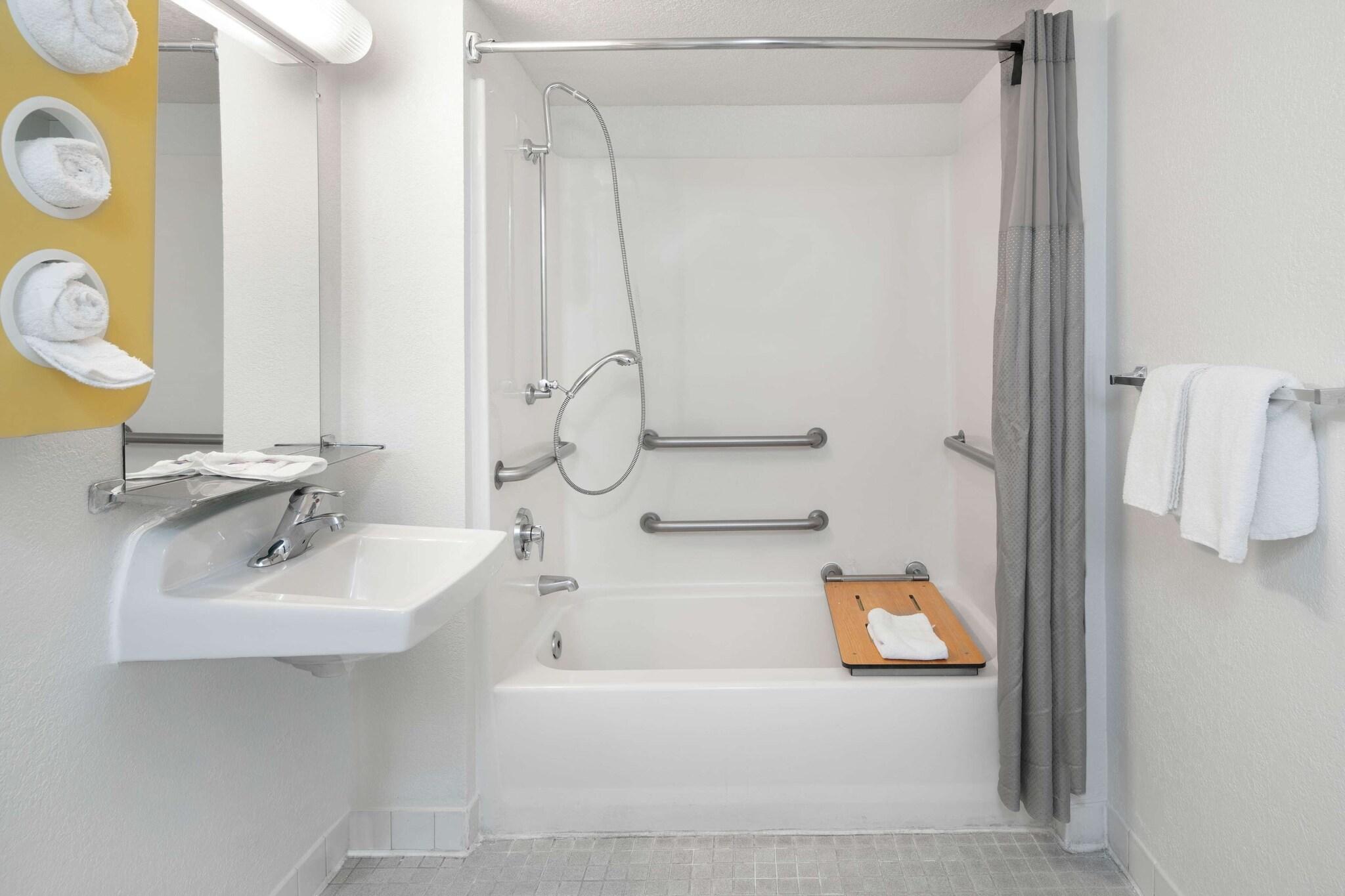 Double Queen Bed Non Smoking