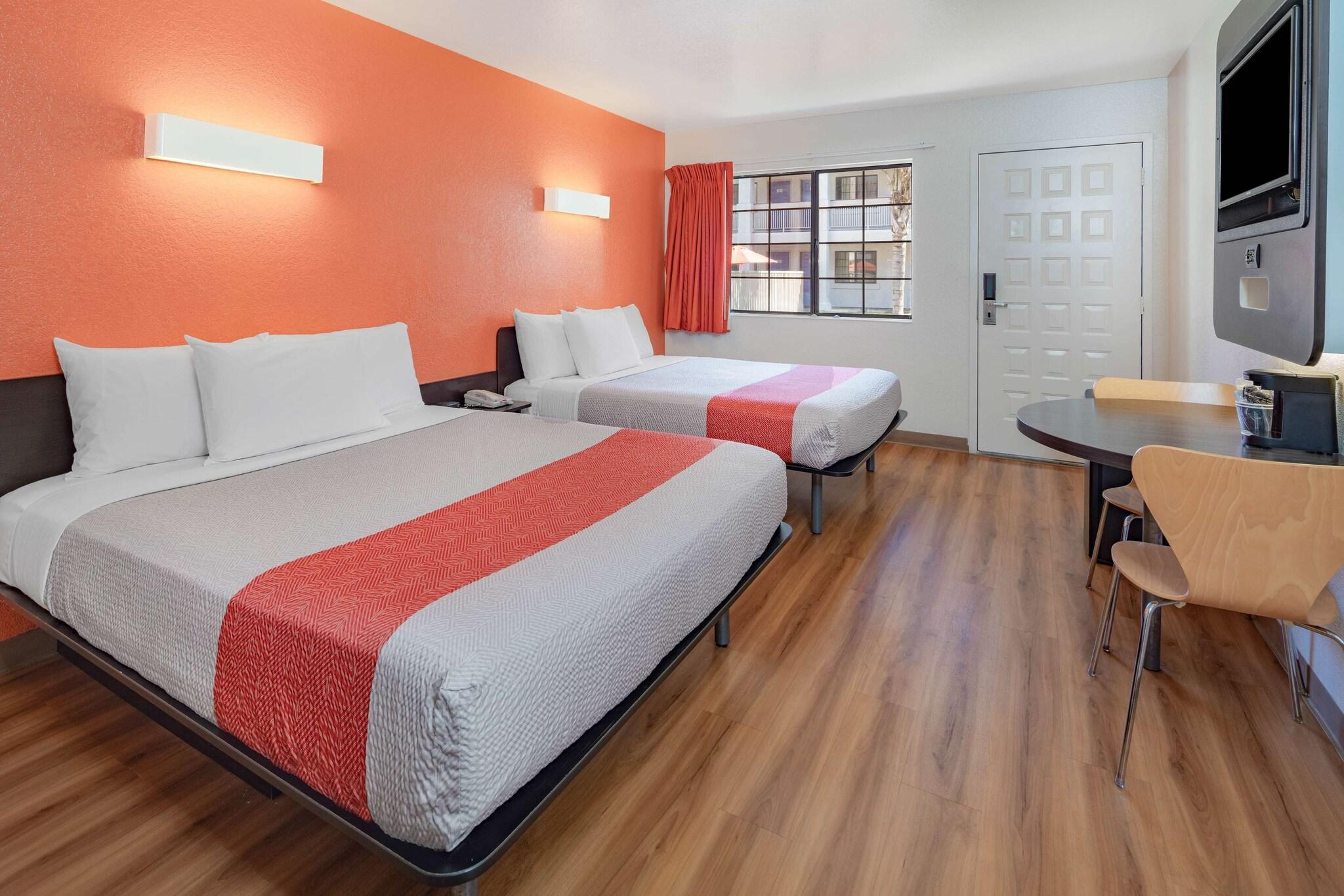 Double Two Queen Beds Non Smoking