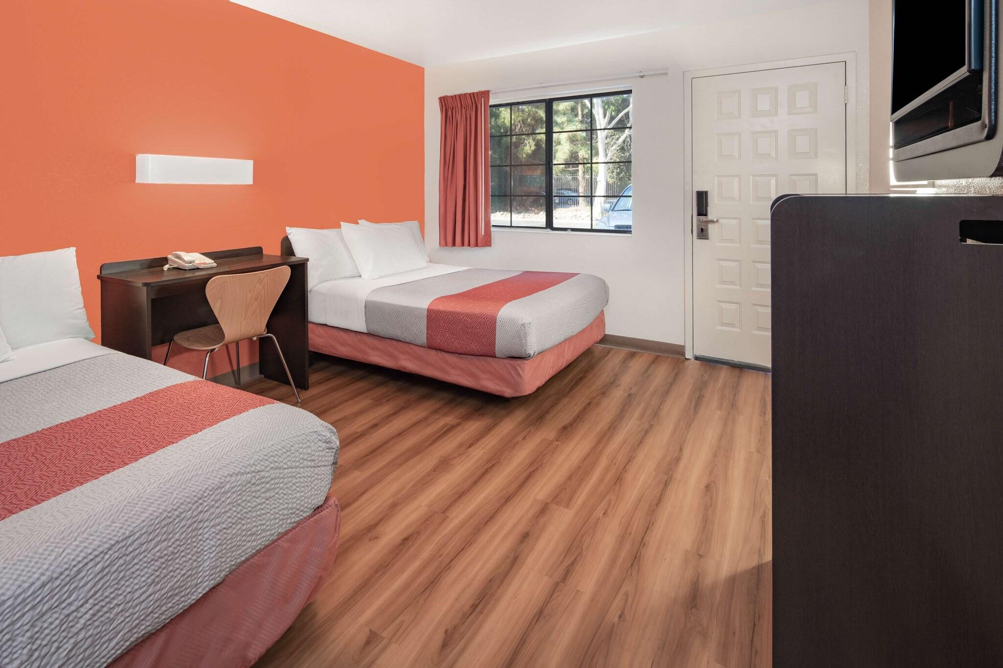 Double Two Queen Beds Non Smoking