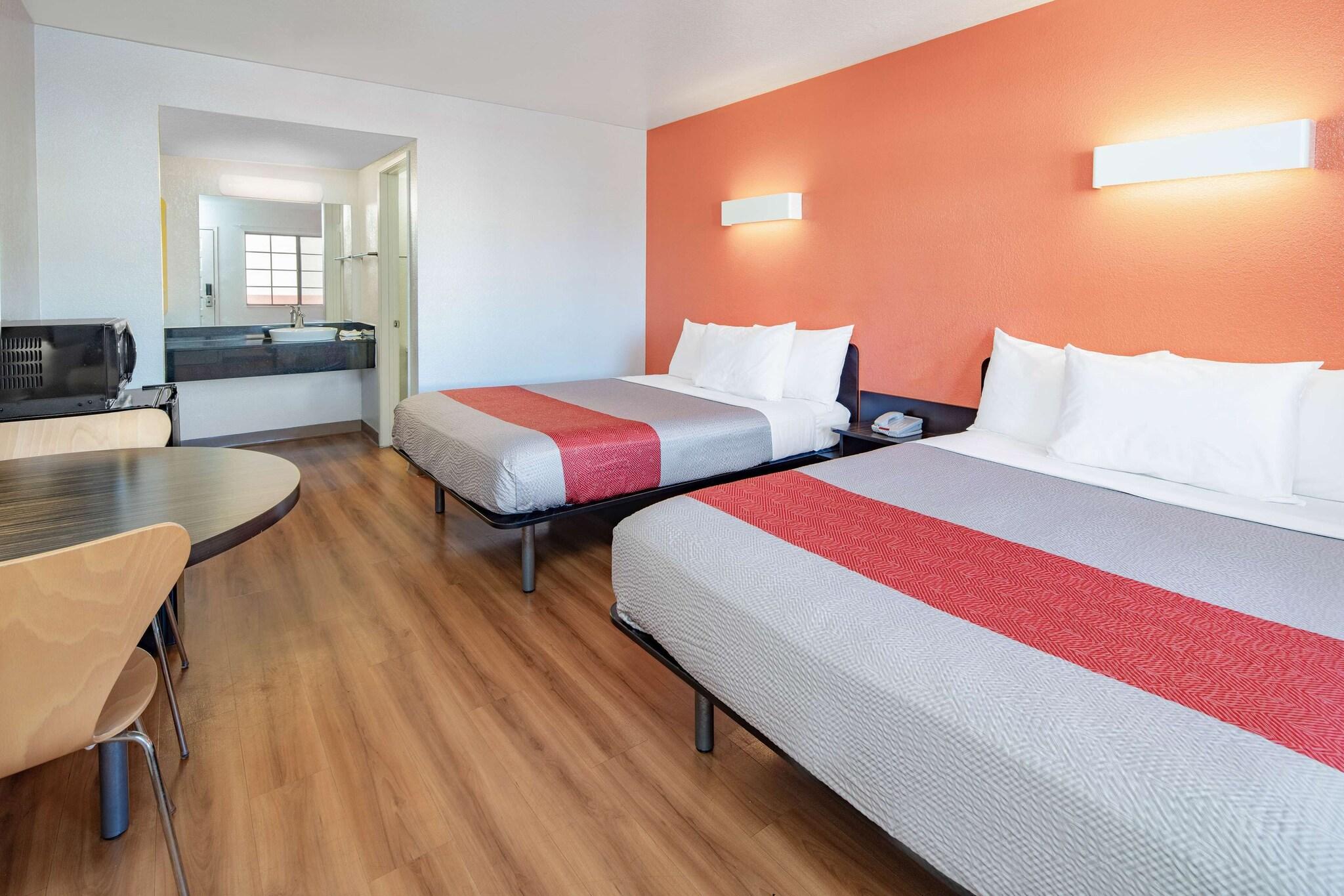 Double Two Queen Beds Non Smoking