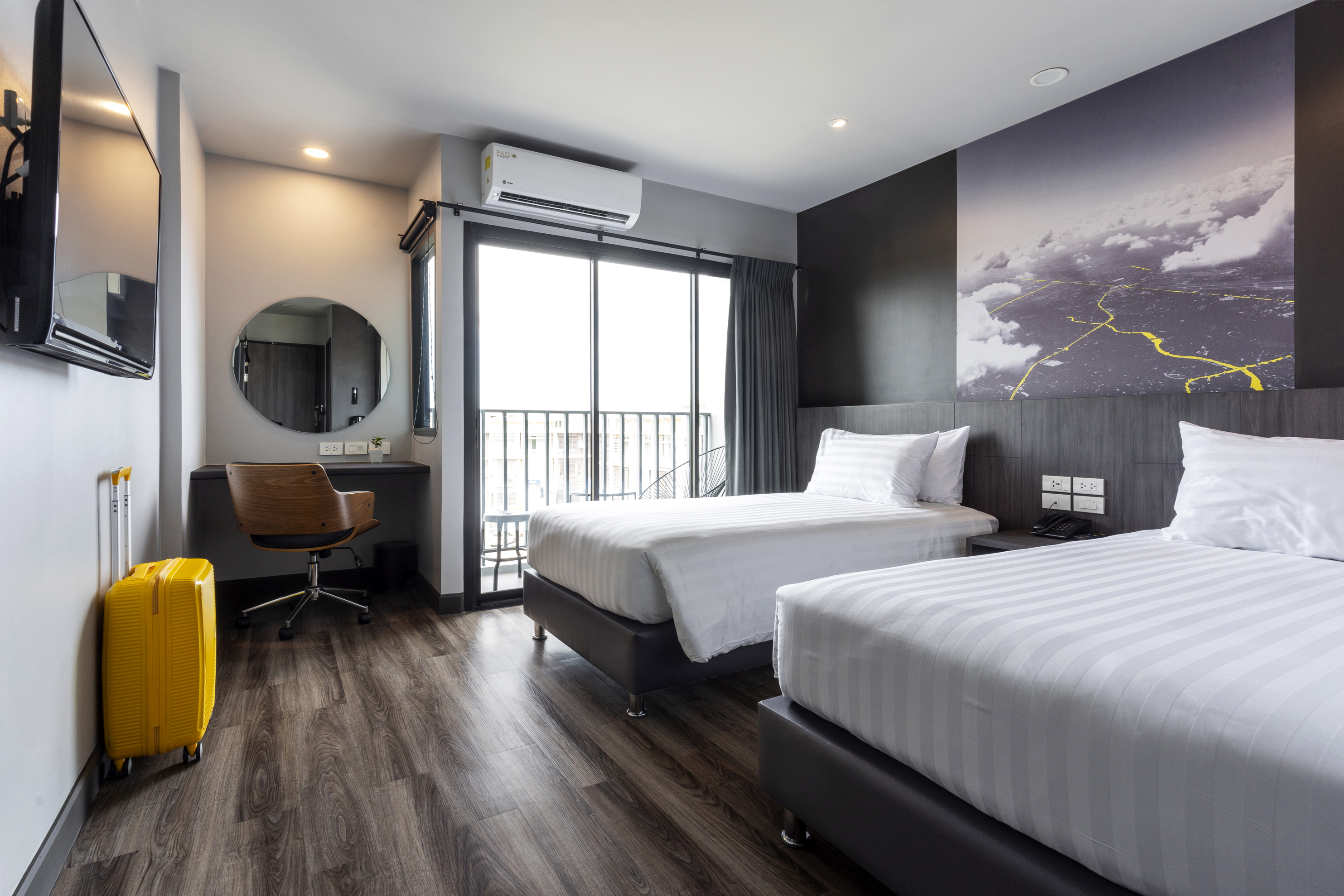 Room Connecting Room