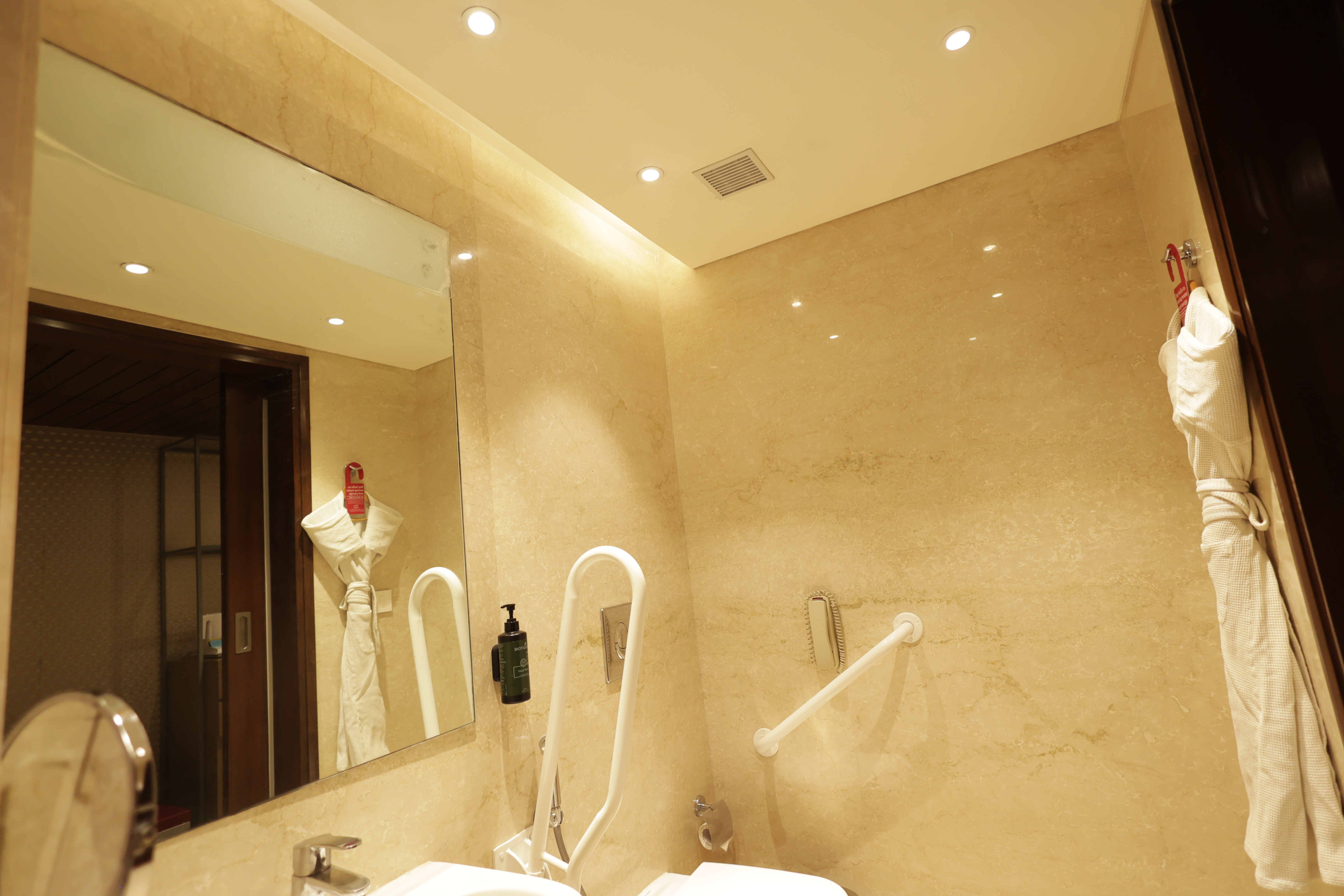 Room King Bed Non Smoking