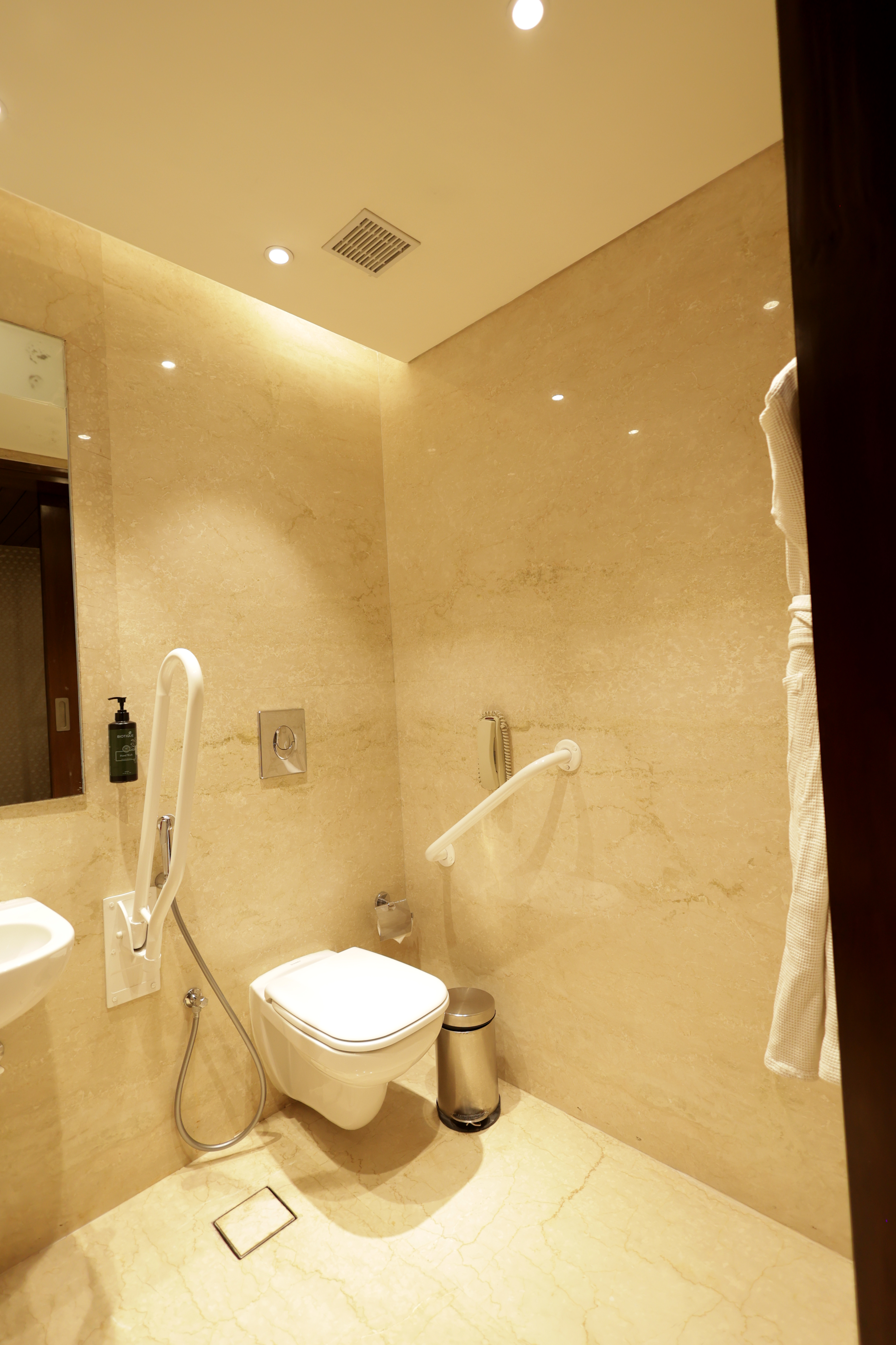 Room King Bed Non Smoking