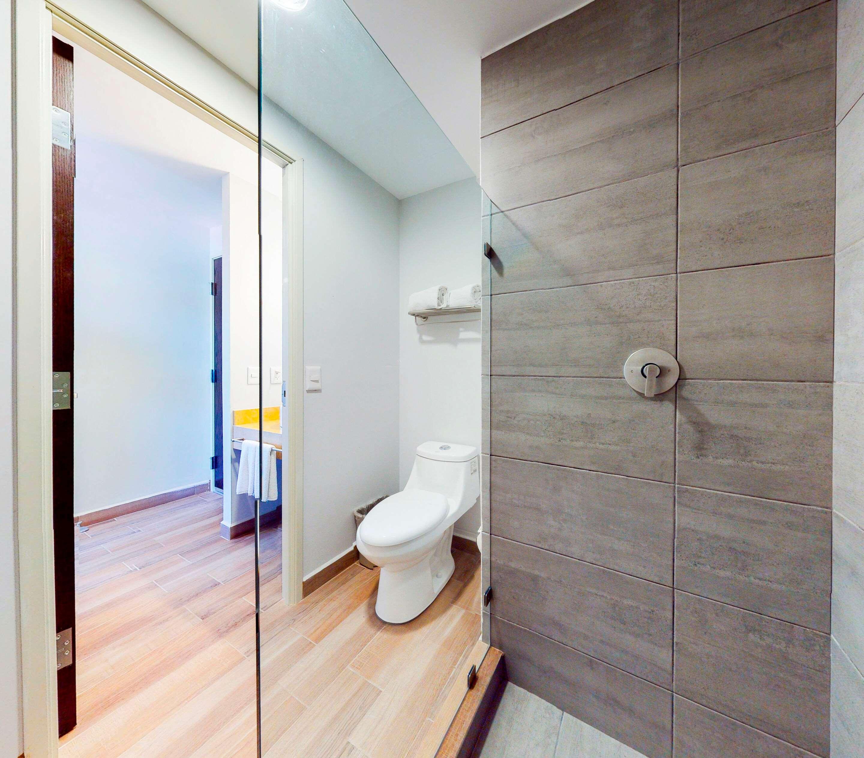 Double Queen Bed Non Smoking