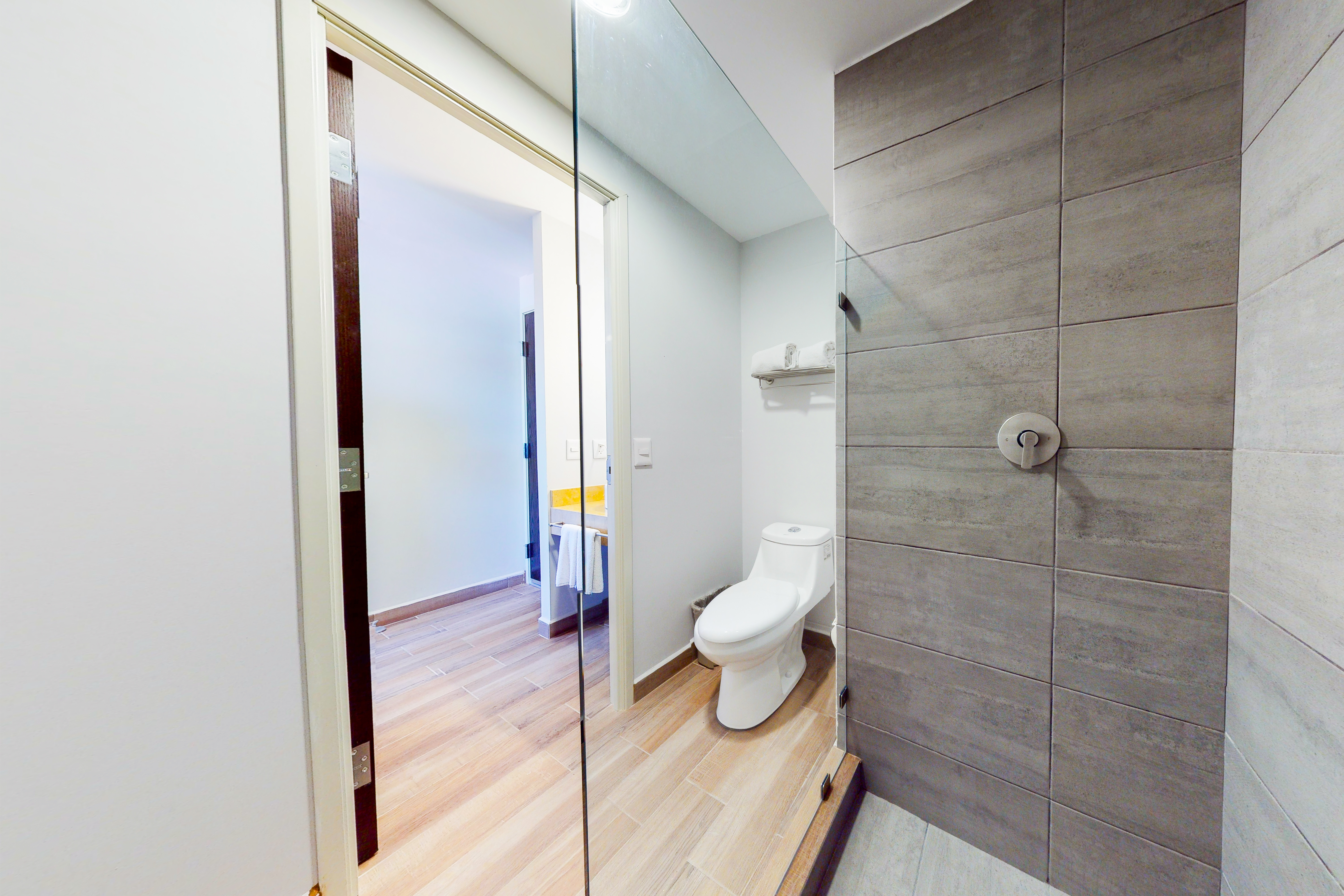 Double Queen Bed Non Smoking