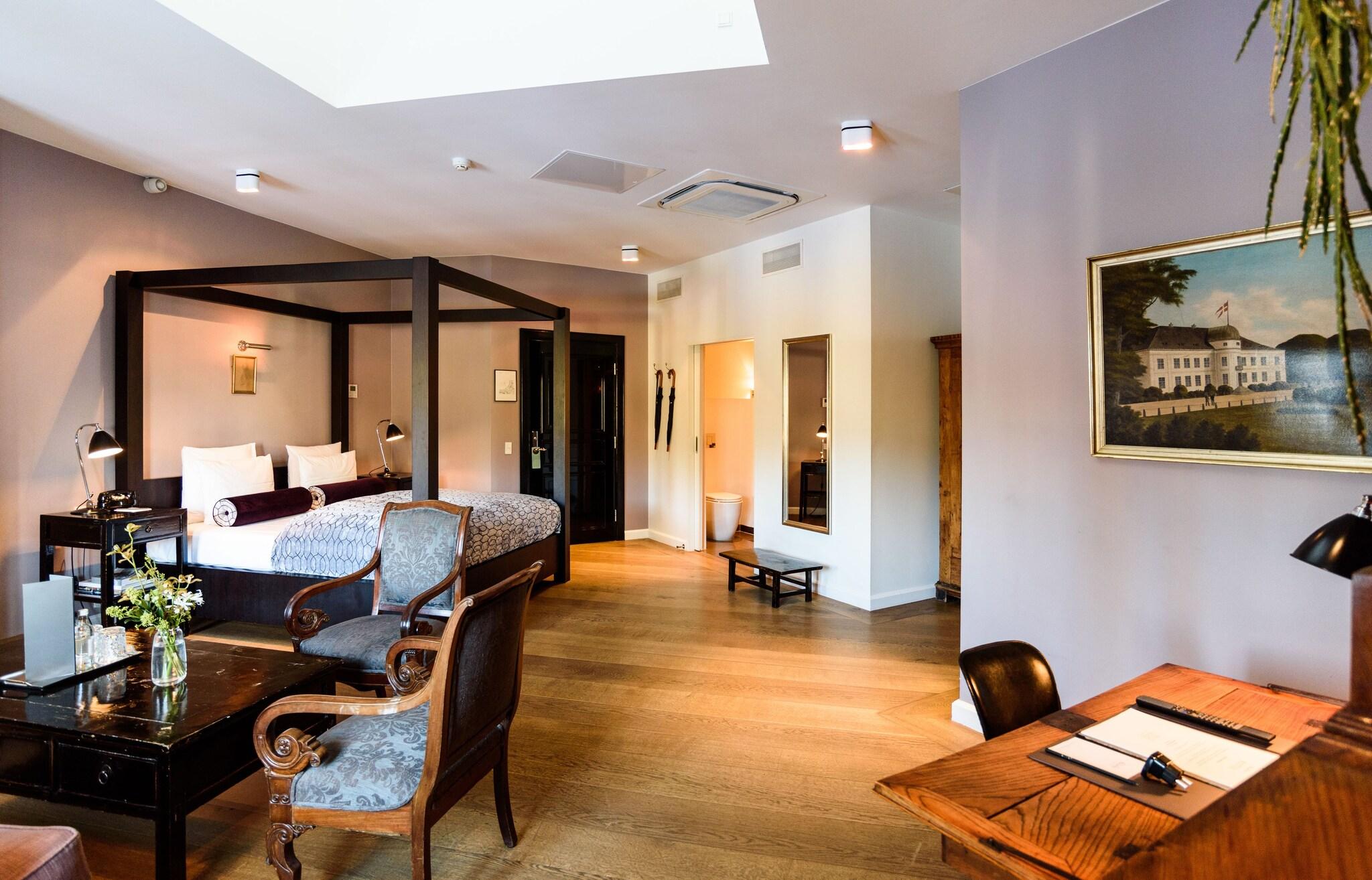 Studio King Size Bed