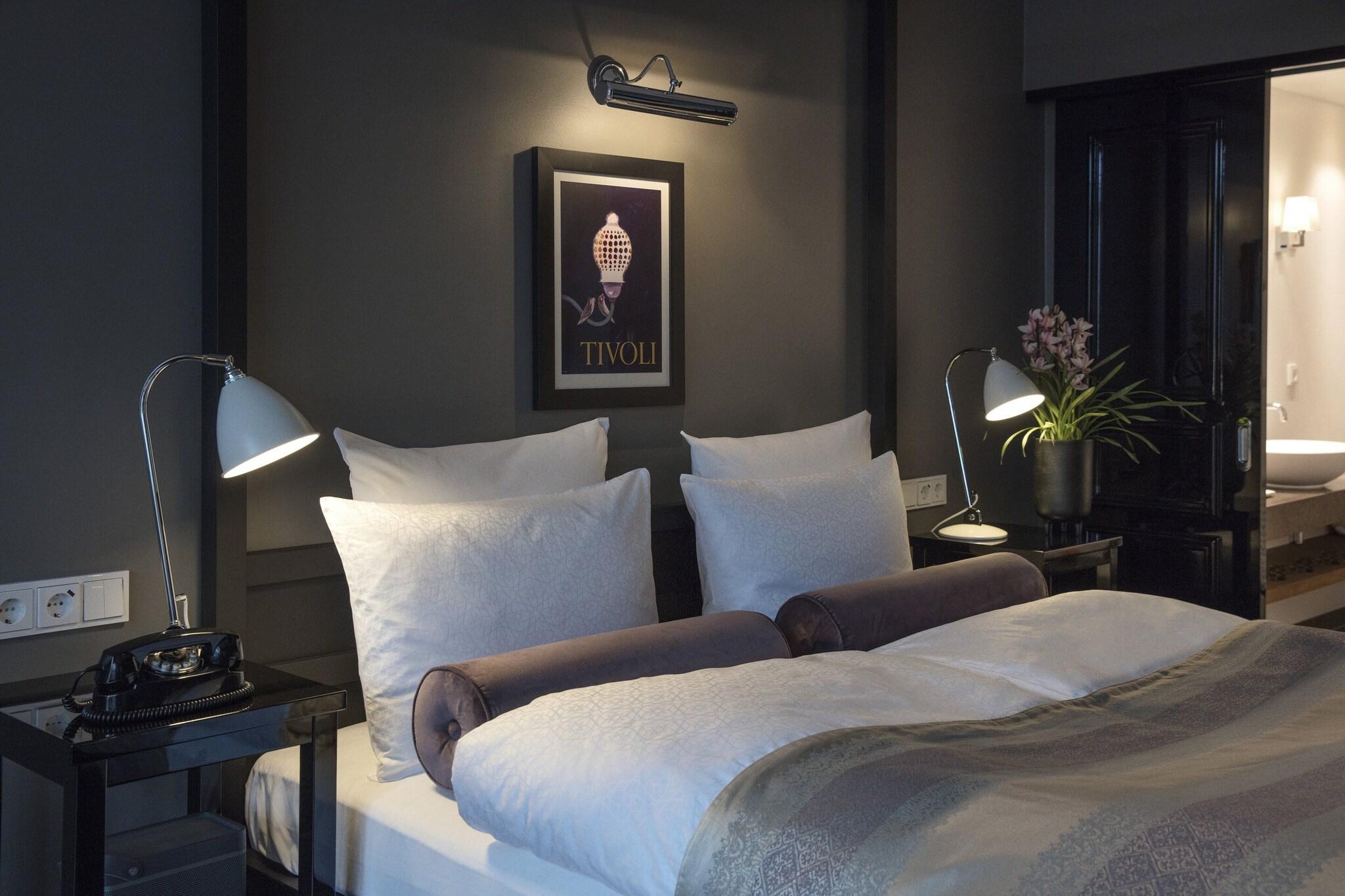 Studio King Size Bed