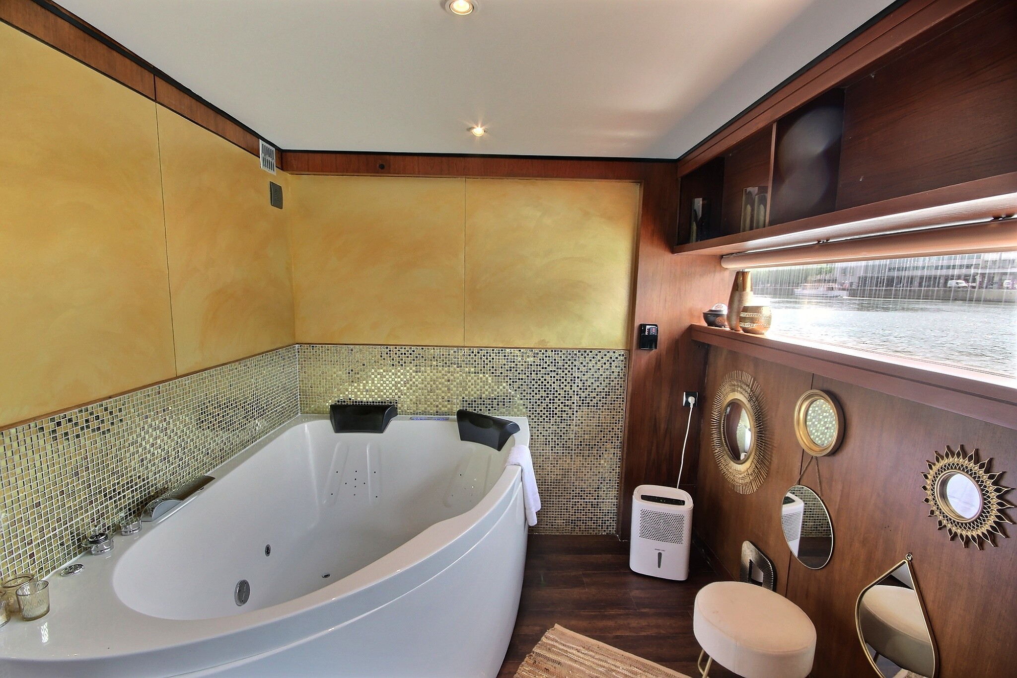 Suite with Jacuzzi