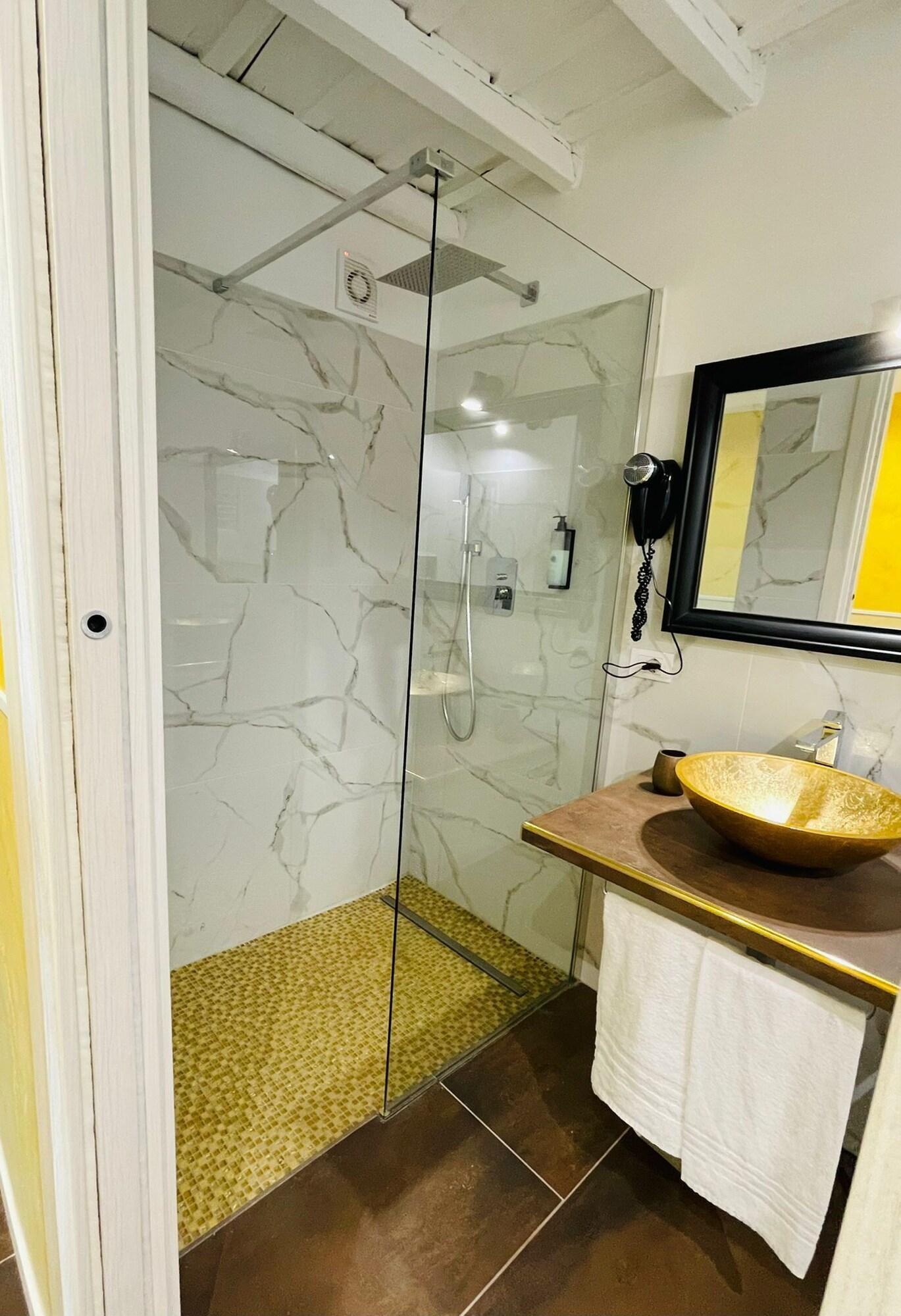 Double or Twin Deluxe Queen Bed