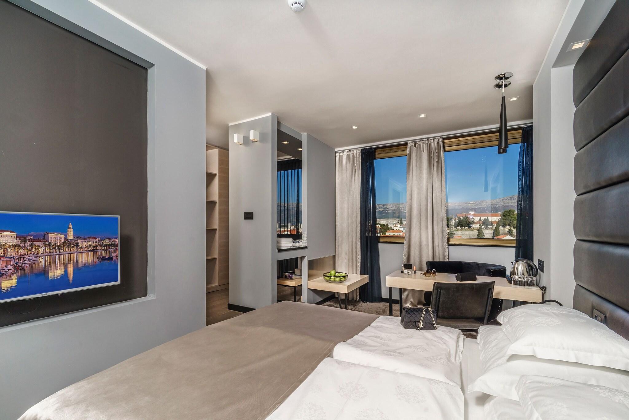 Suite Queen Size Bed