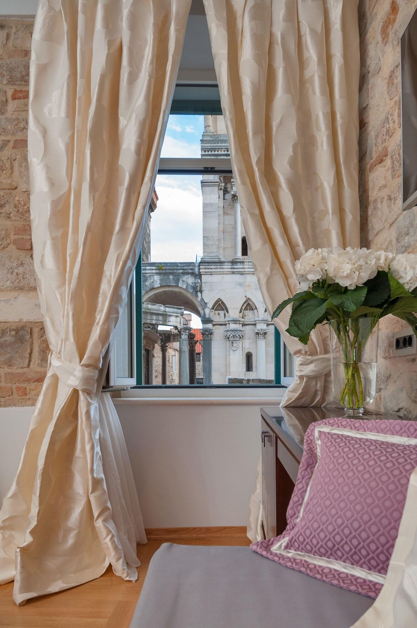 Double or Twin Deluxe