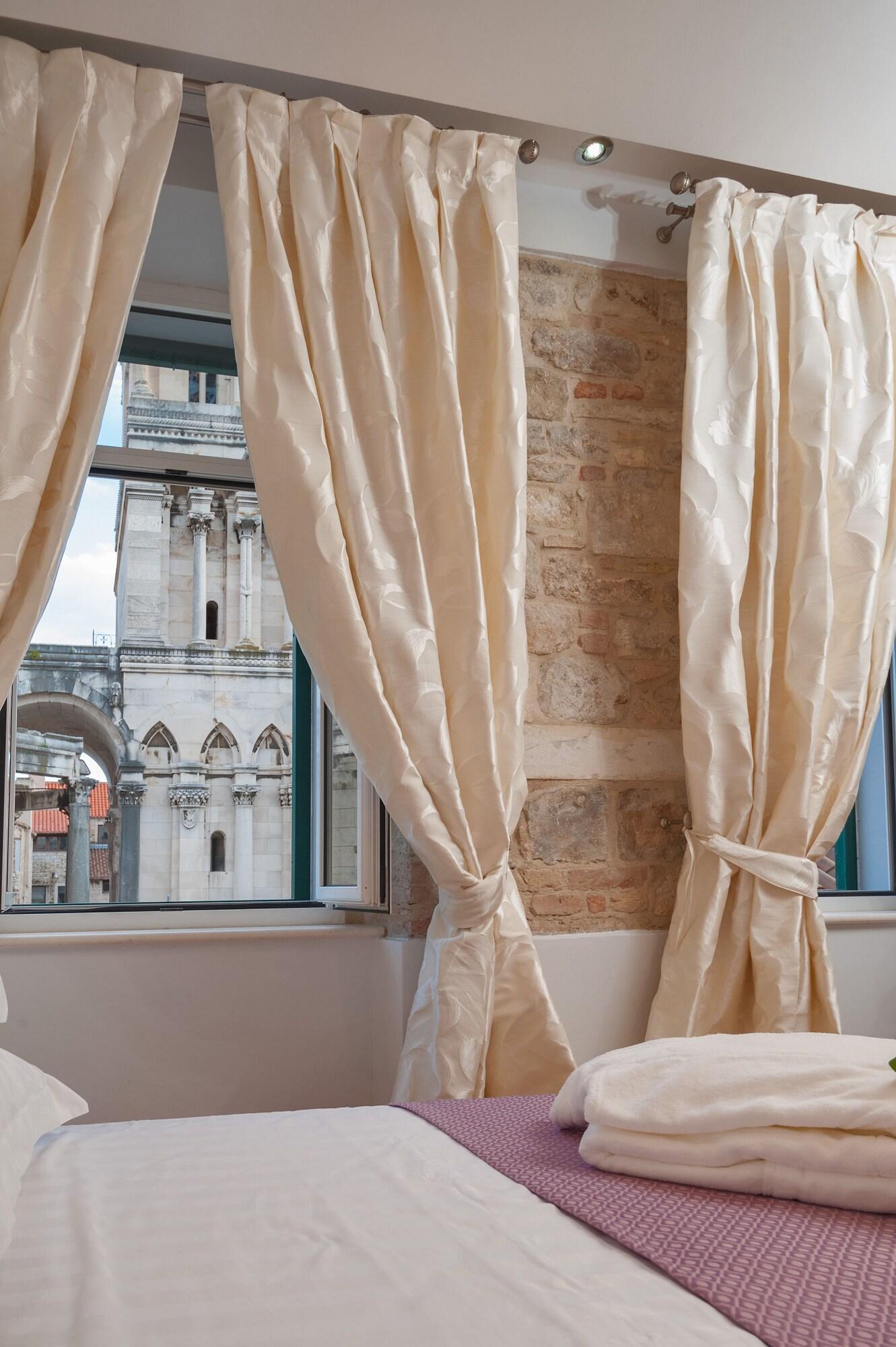 Double or Twin Deluxe