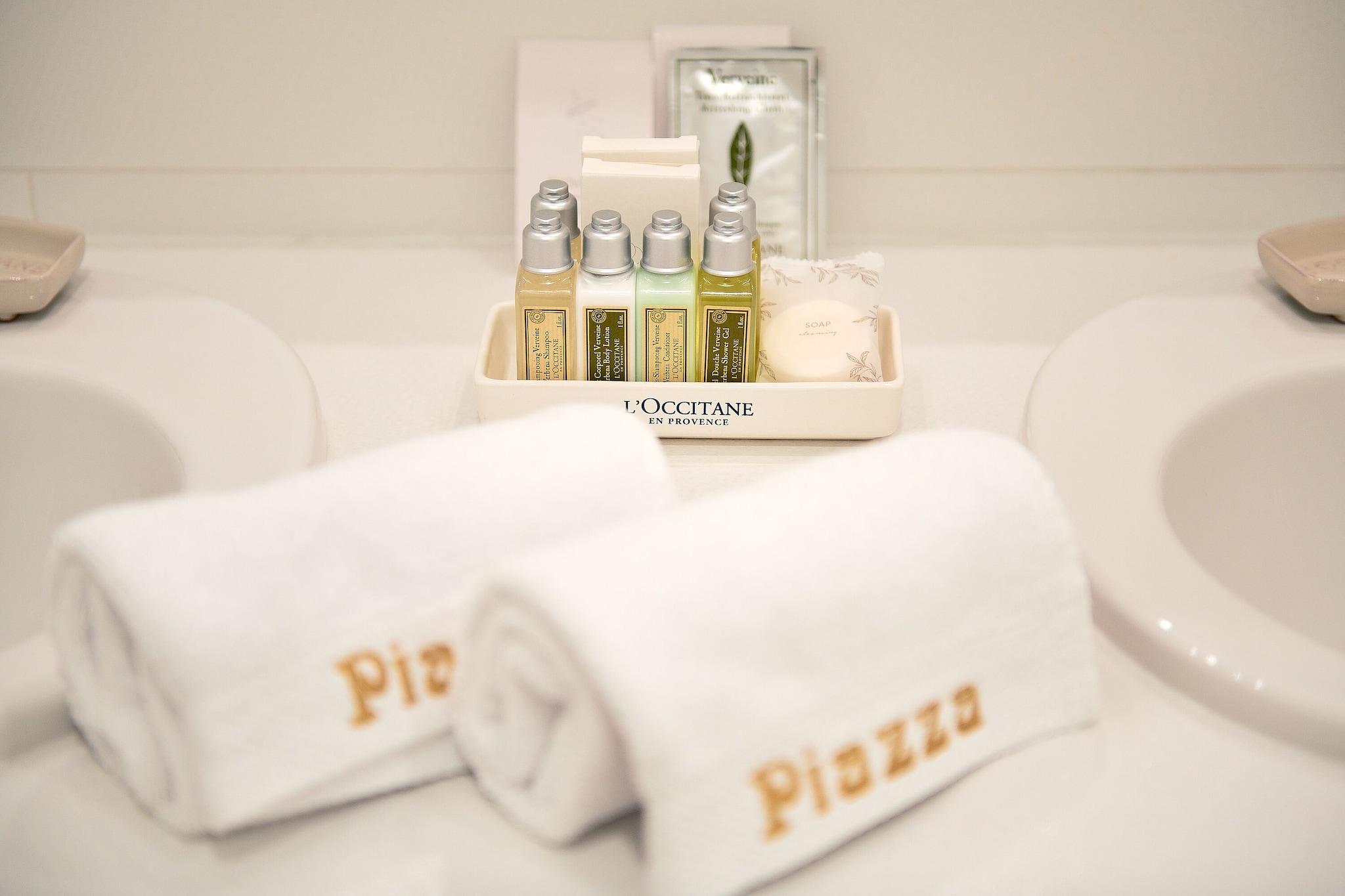 Studio King Size Bed