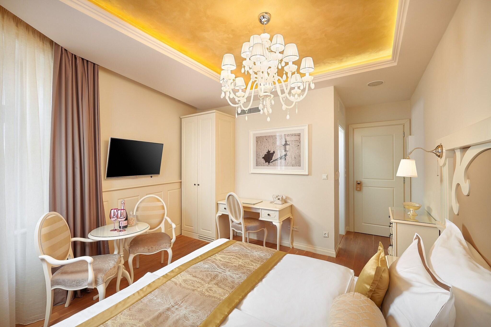 Double or Twin Deluxe