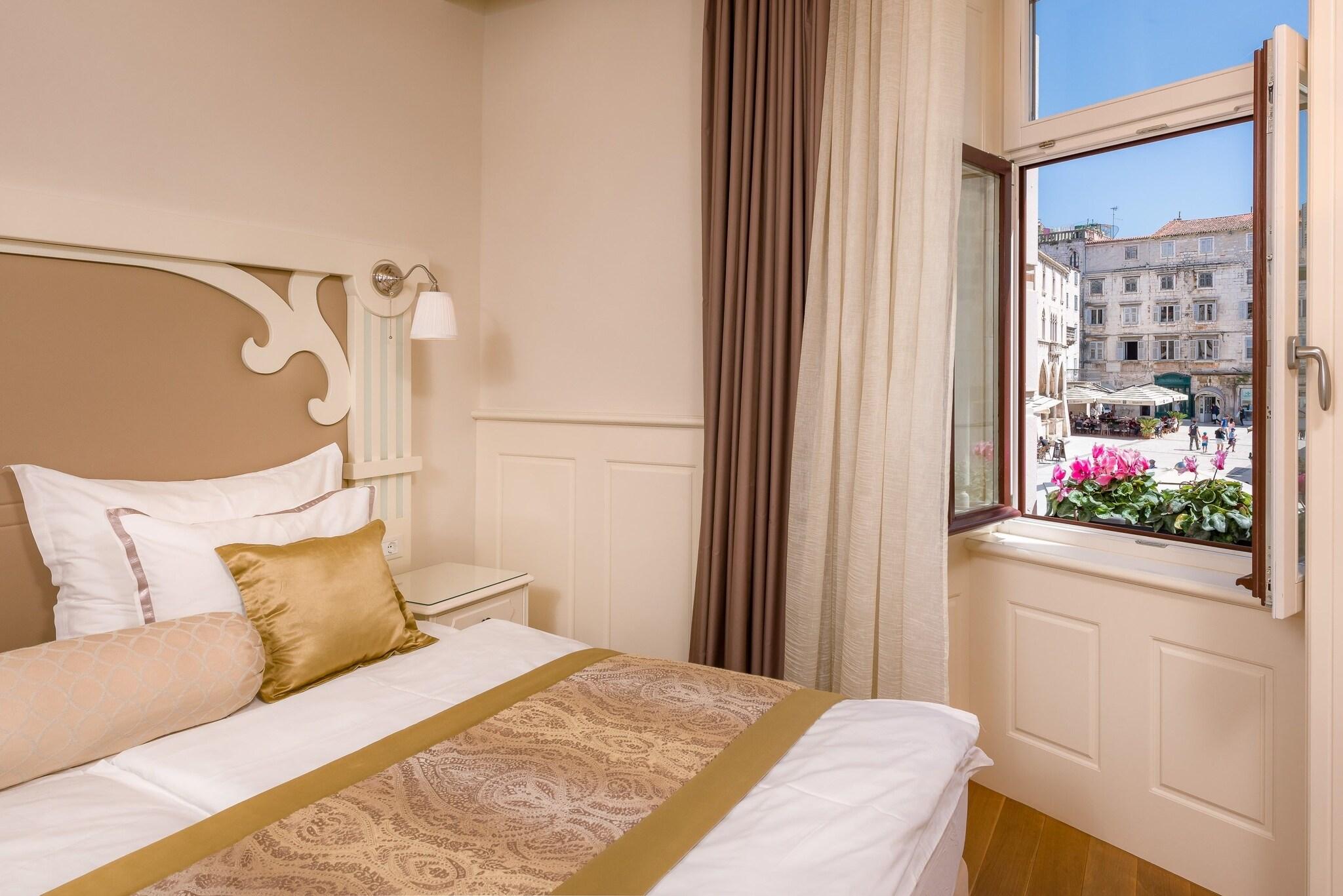 Double or Twin Deluxe