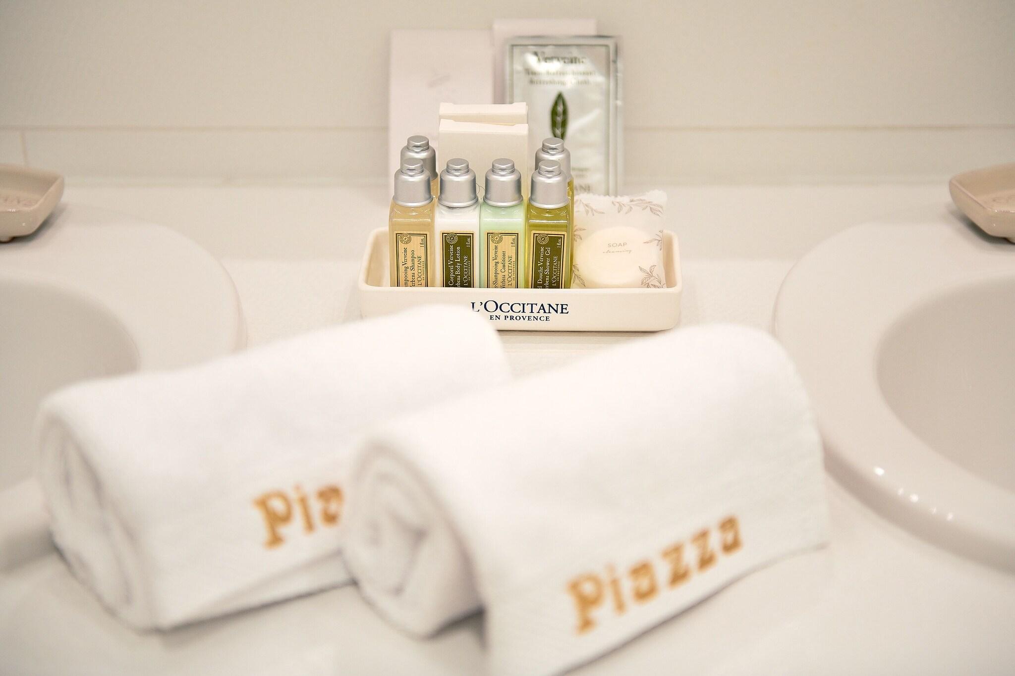 Double Deluxe King Bed