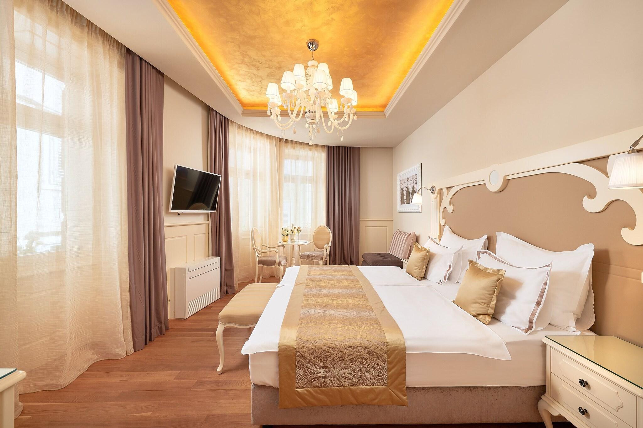 Double or Twin Superior