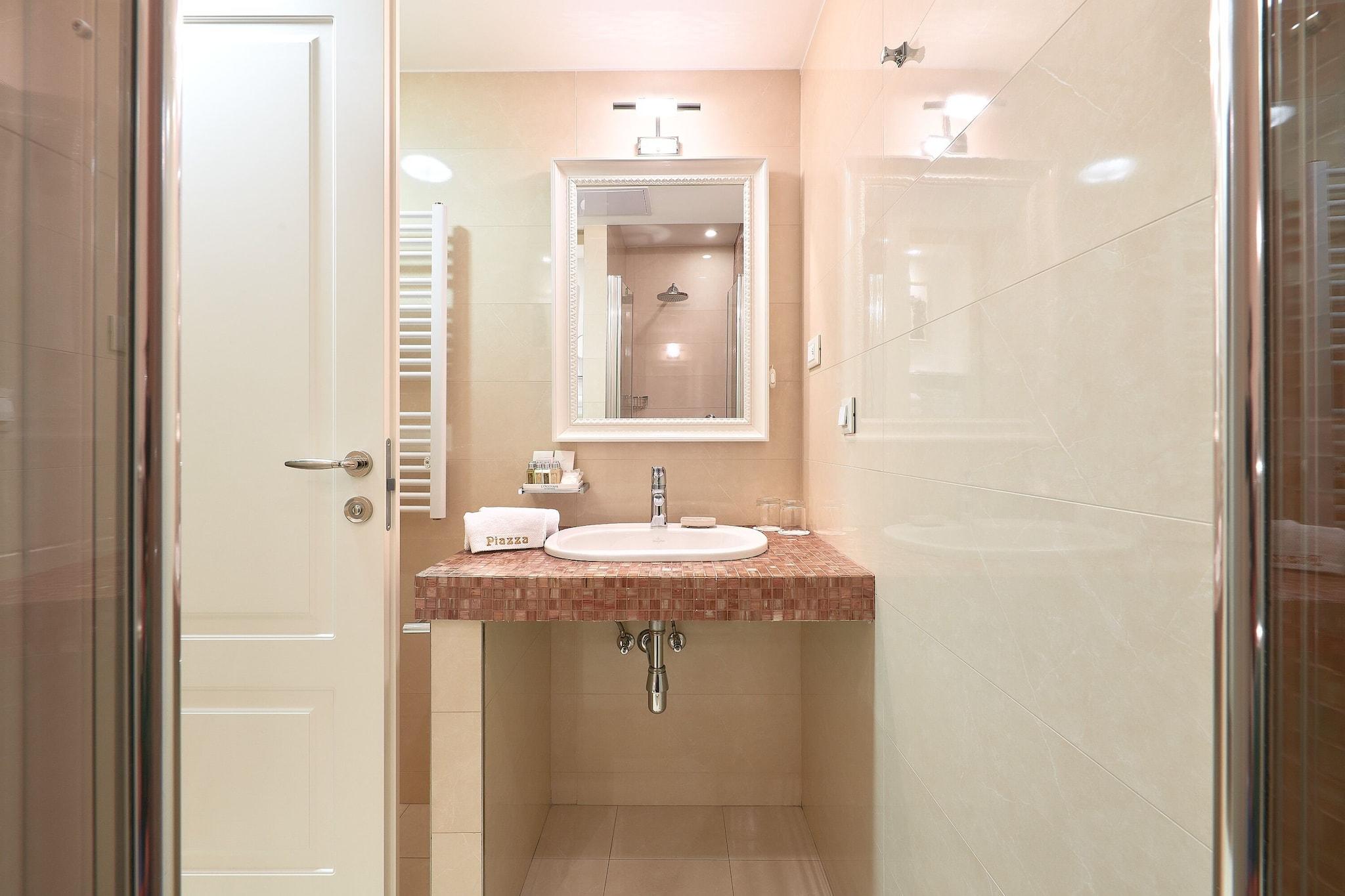 Twin Deluxe City View