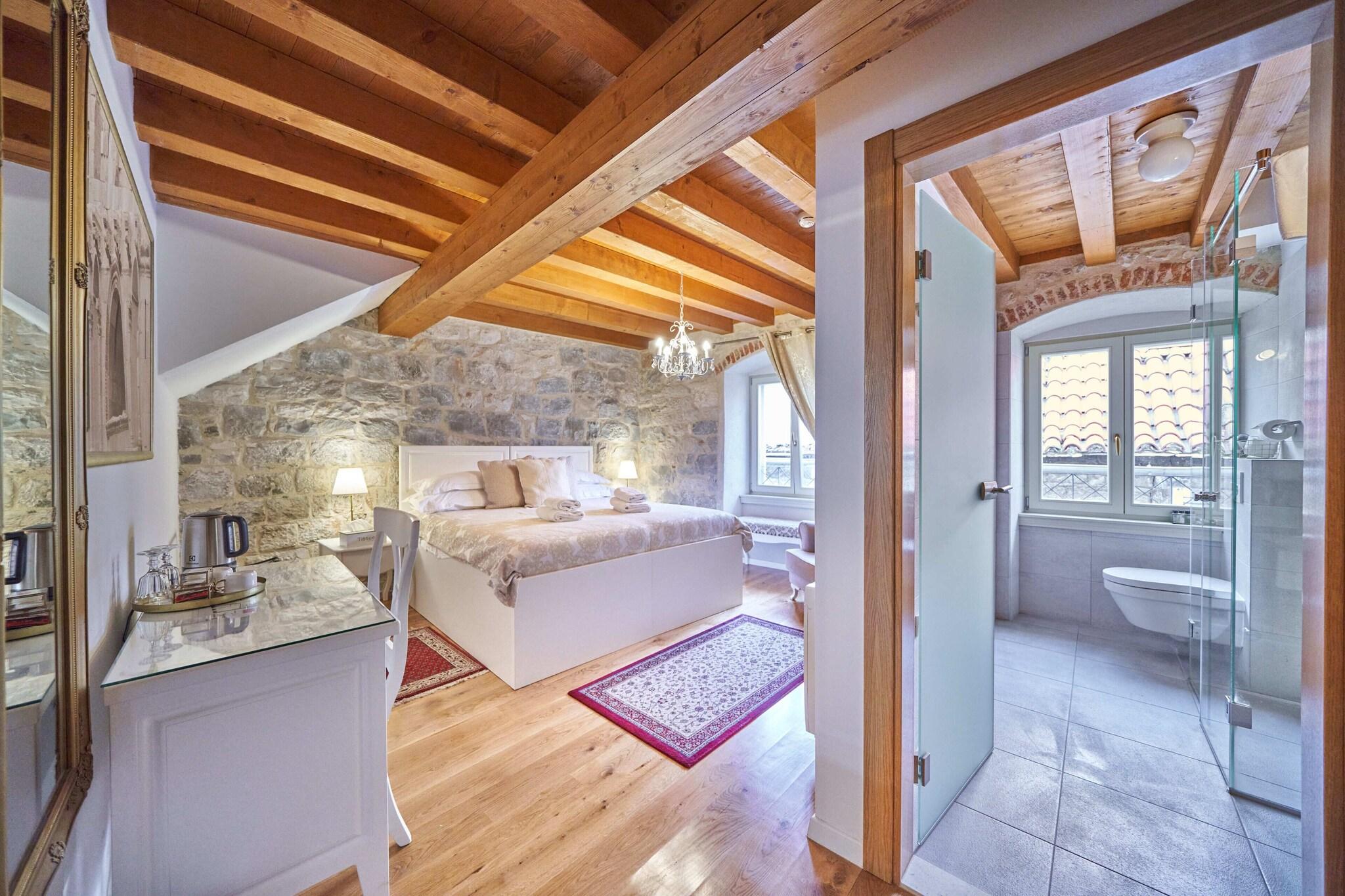 Double or Twin Deluxe King Bed