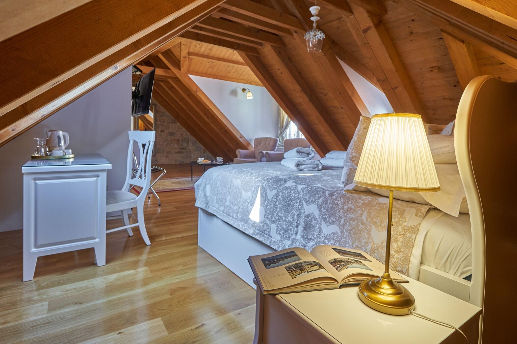 Double or Twin Deluxe King Bed