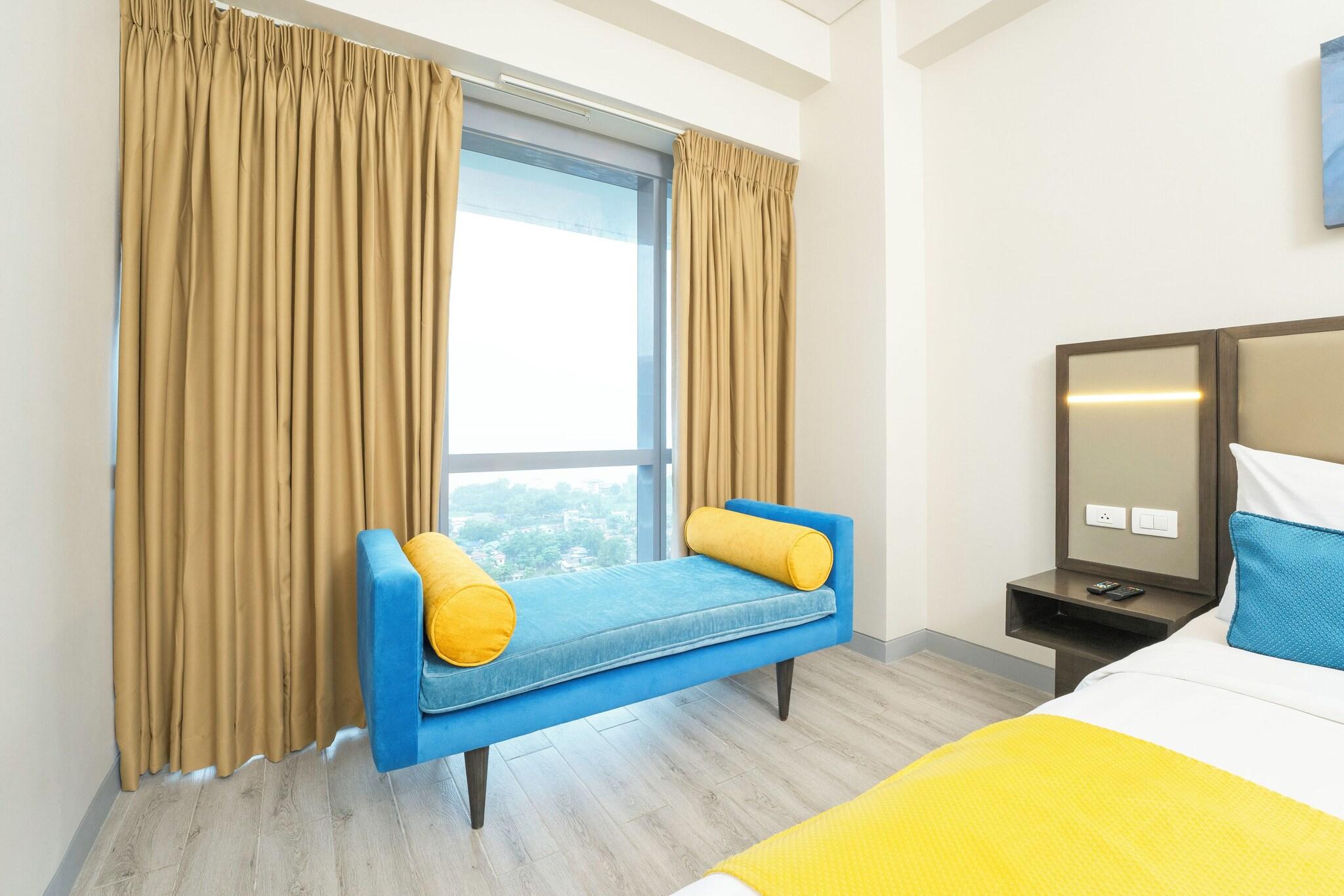 Junior Suite Queen Size Bed