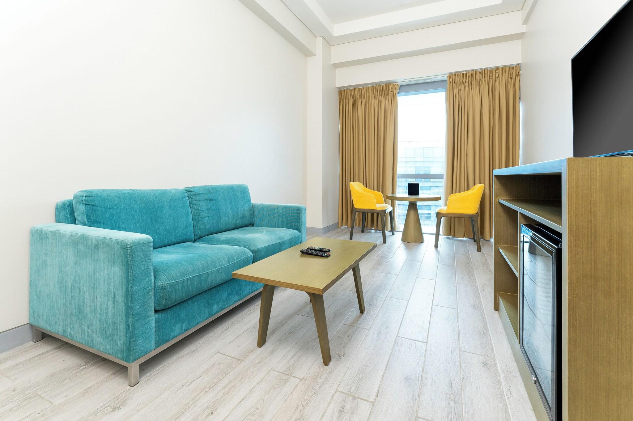 Junior Suite Queen Size Bed