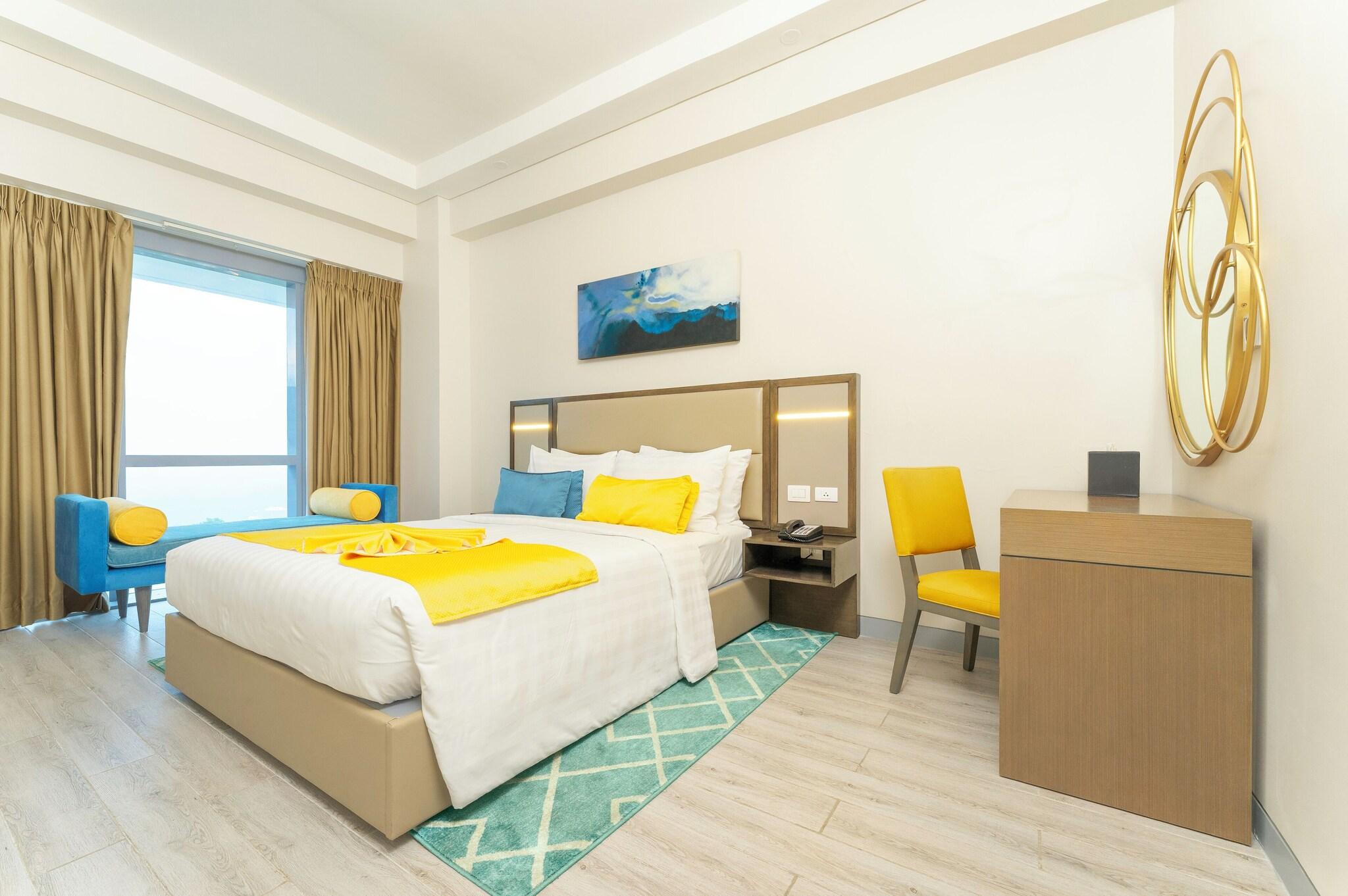 Junior Suite Queen Size Bed