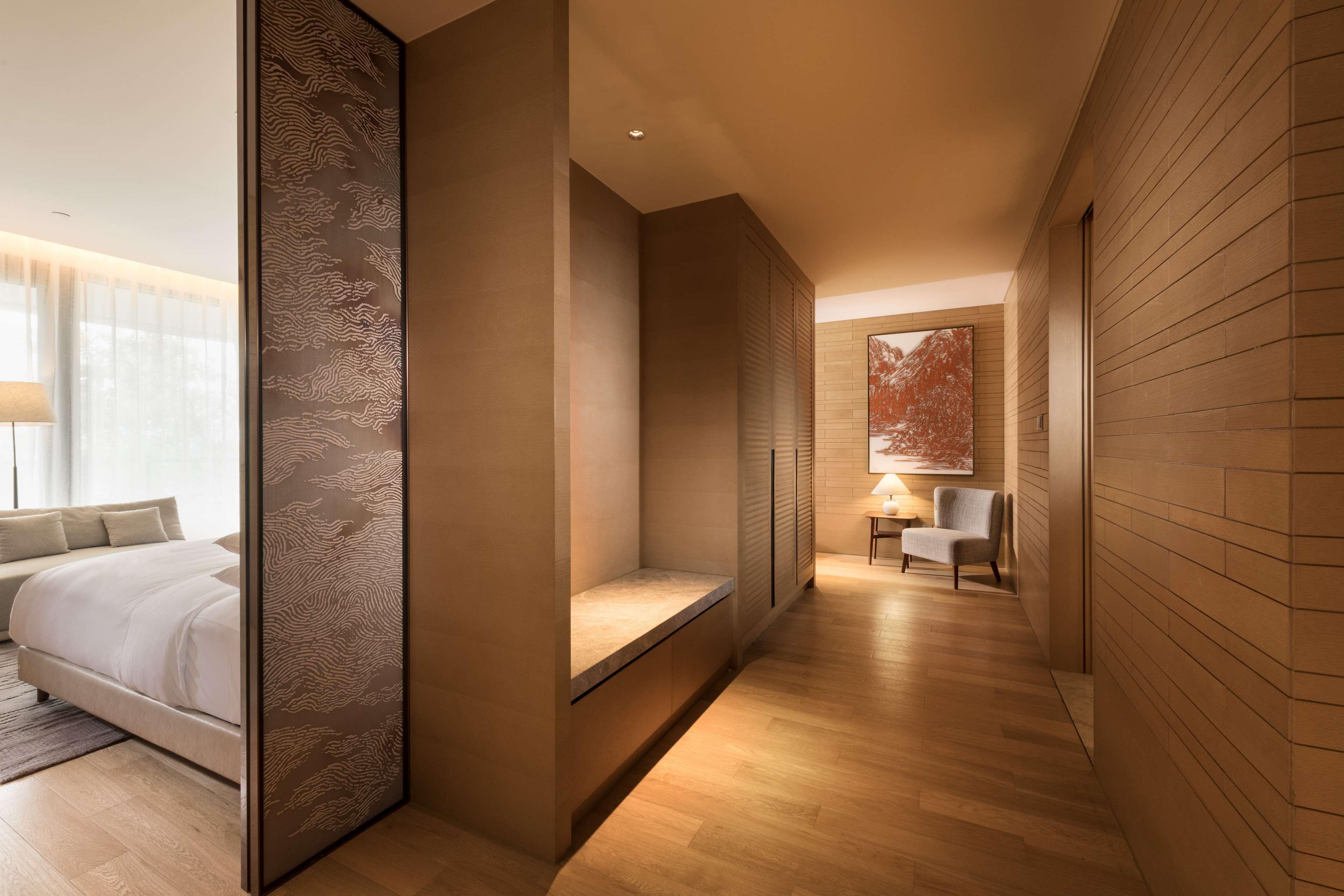 Double Deluxe Queen Bed