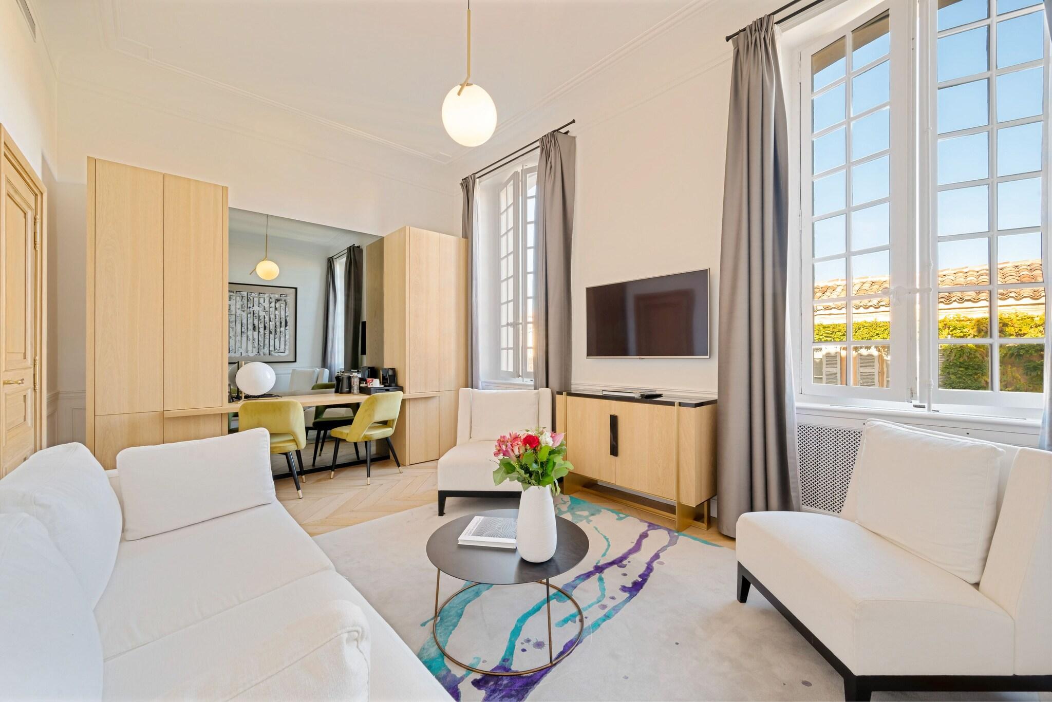 Suite Queen Size Bed