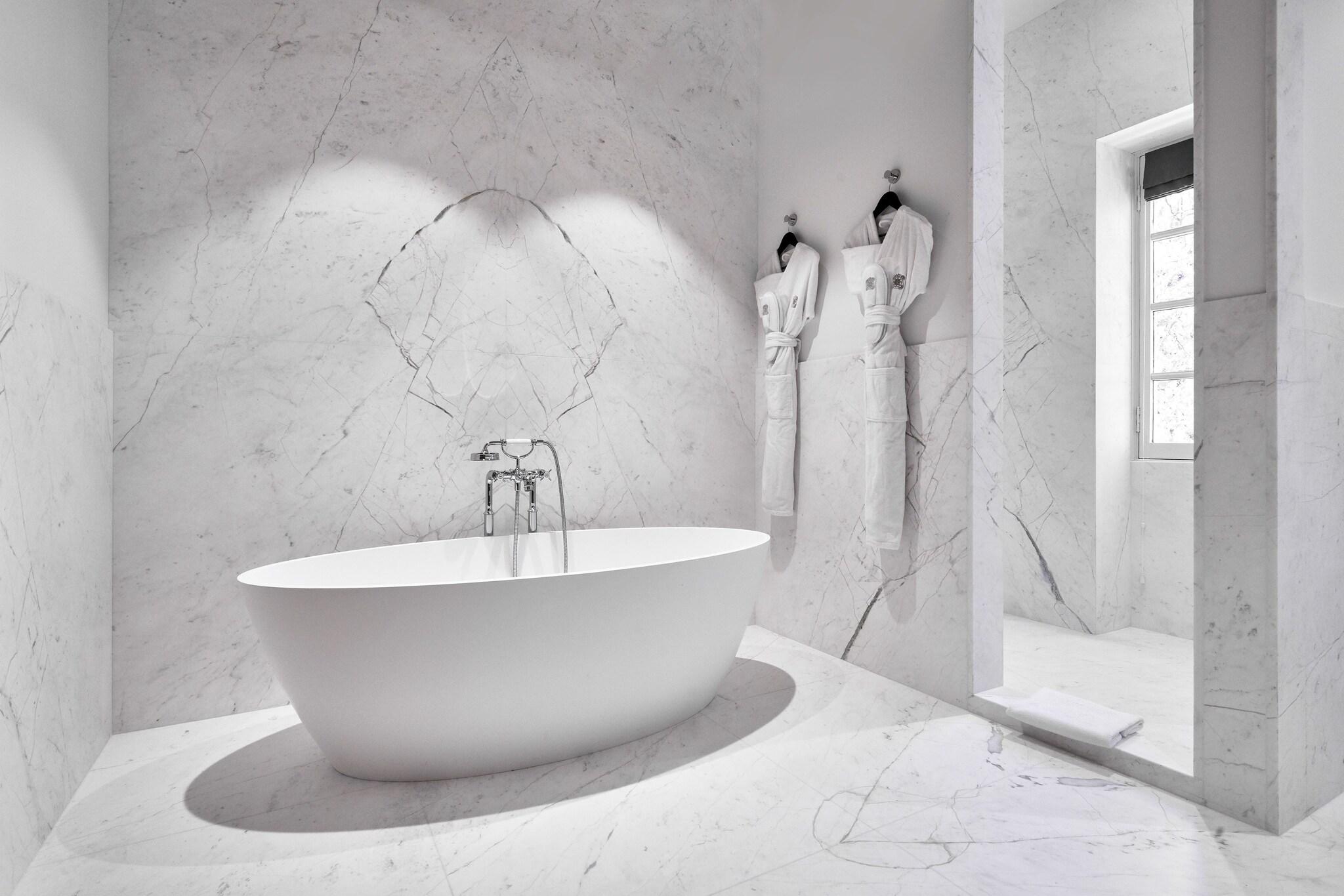 Suite Queen Size Bed