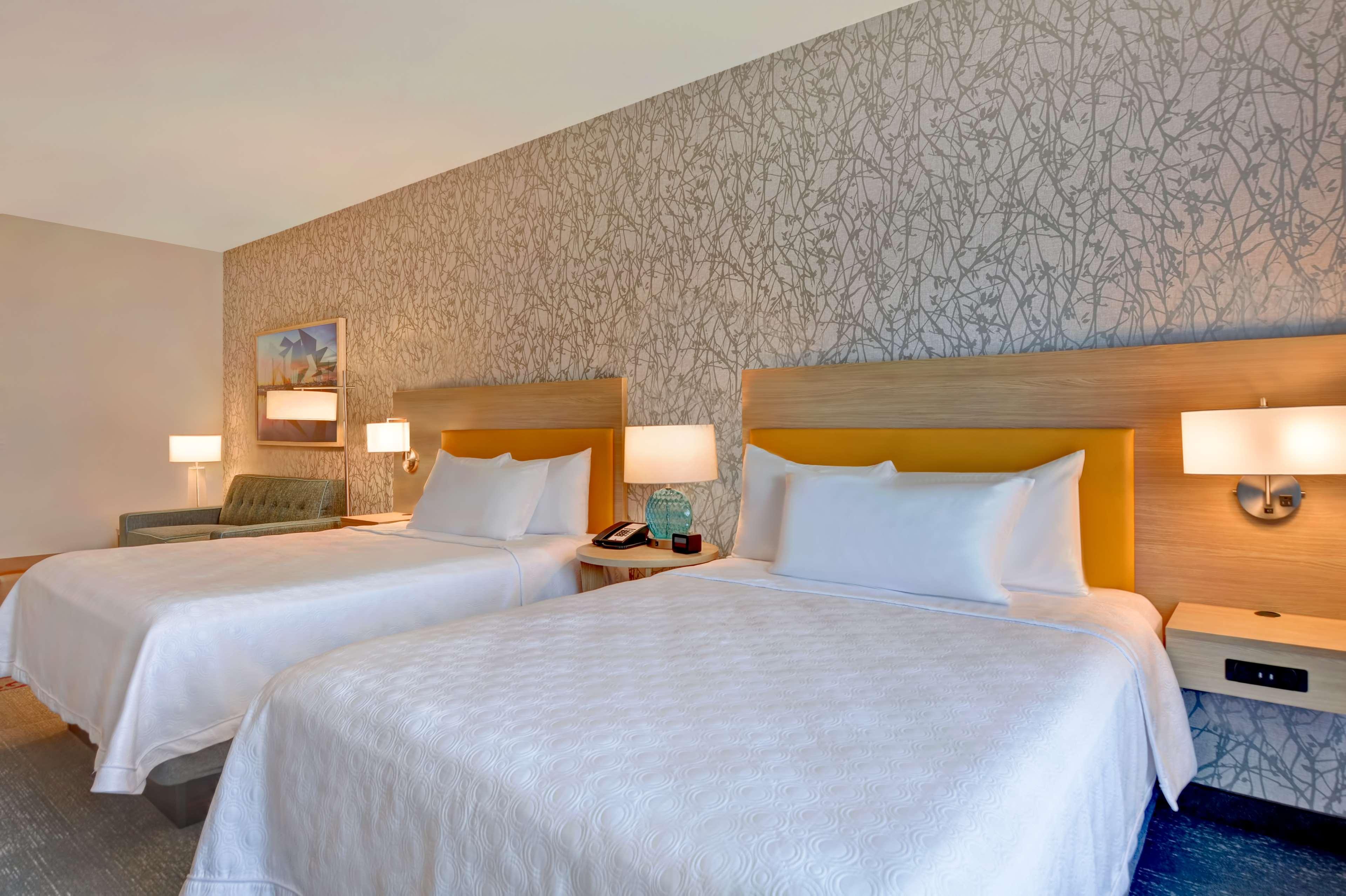 Studio Two Queen Beds