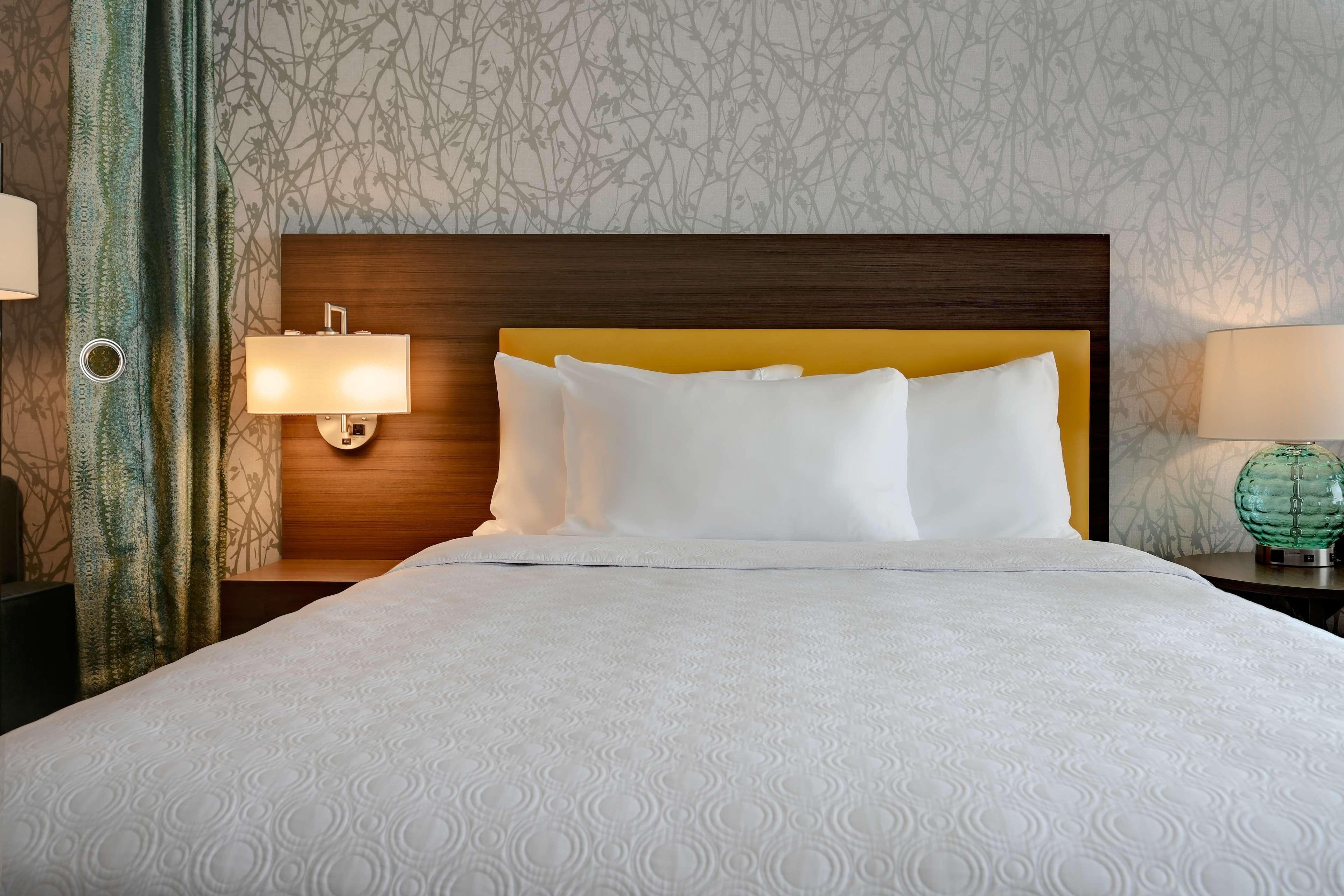 Studio Two Queen Beds