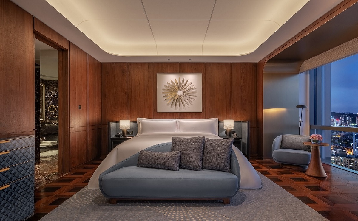 Double Deluxe King Bed