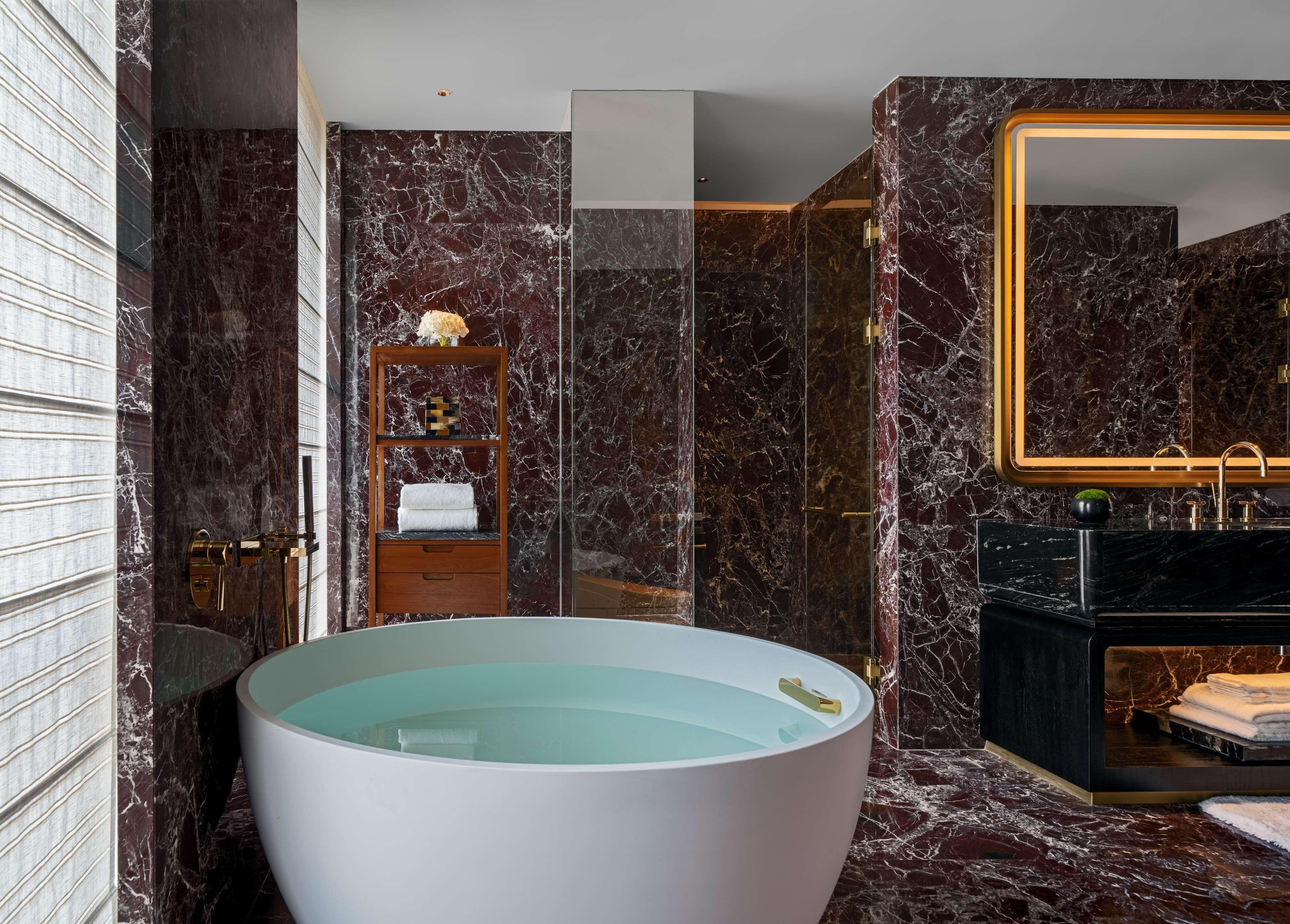 Studio Two Queen Beds