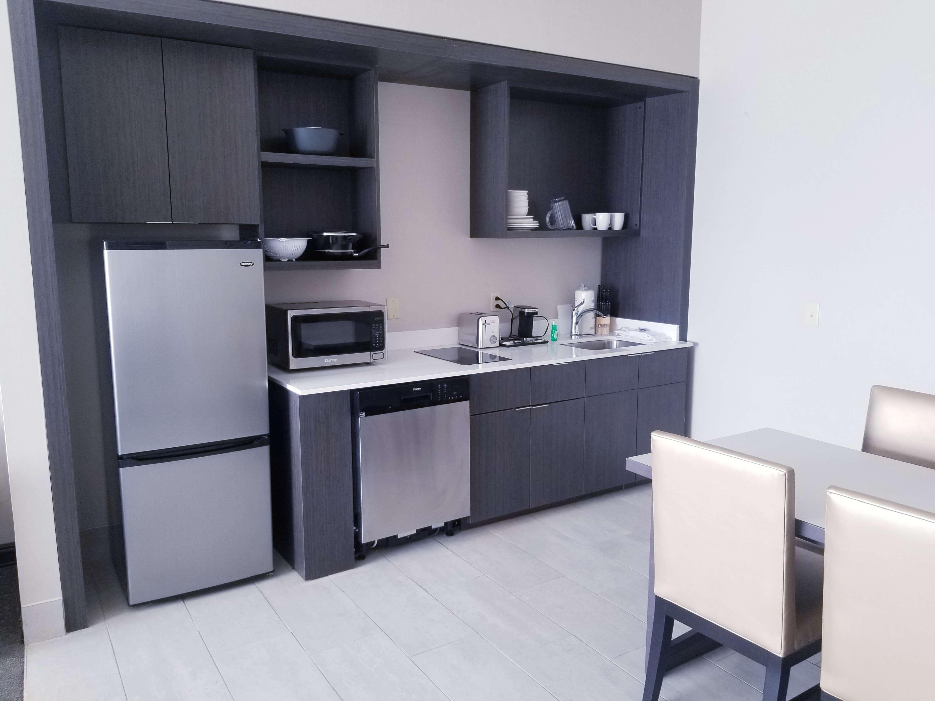 Suite Two Queen Beds Non Smoking