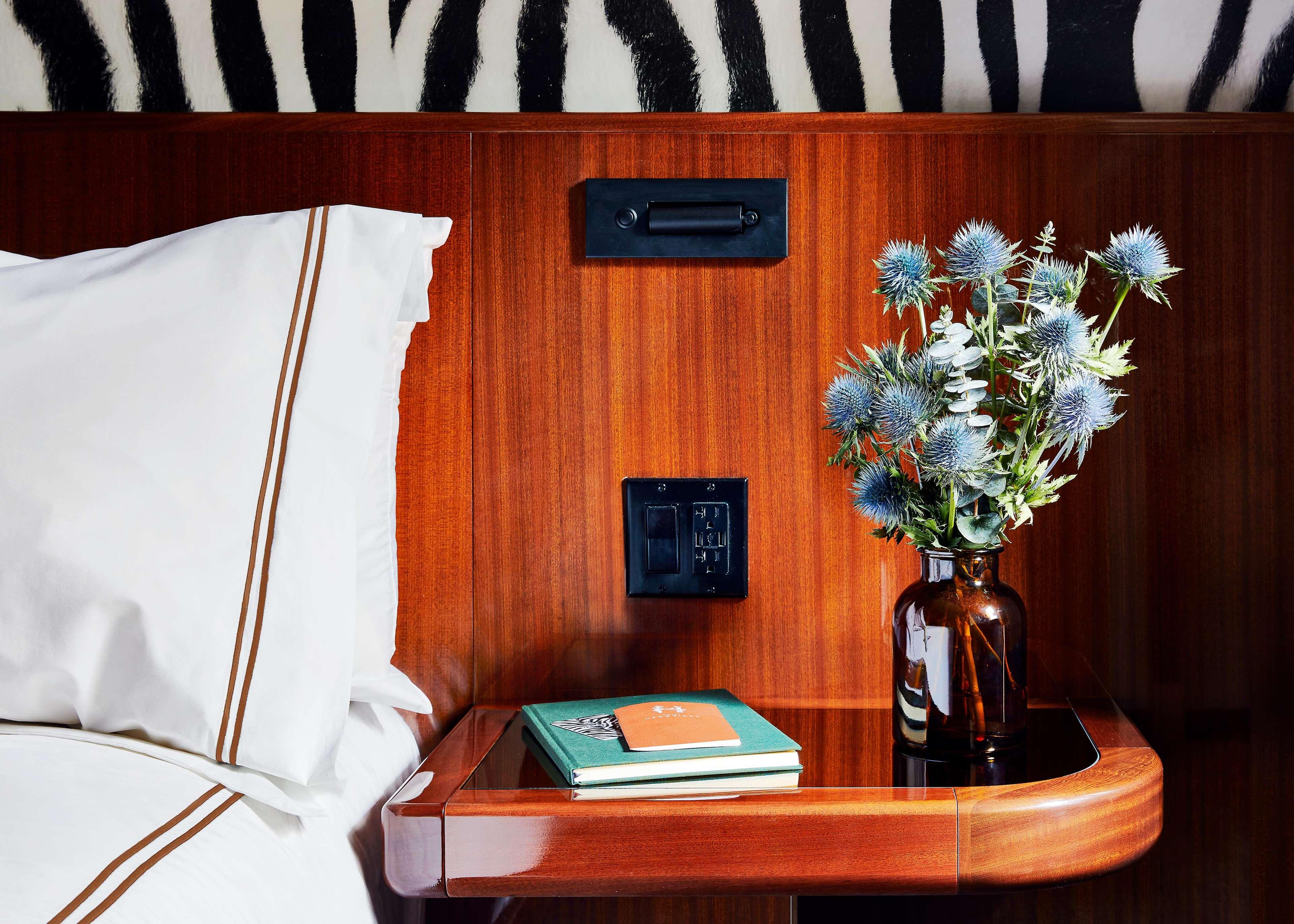 Room City View Queen Bed