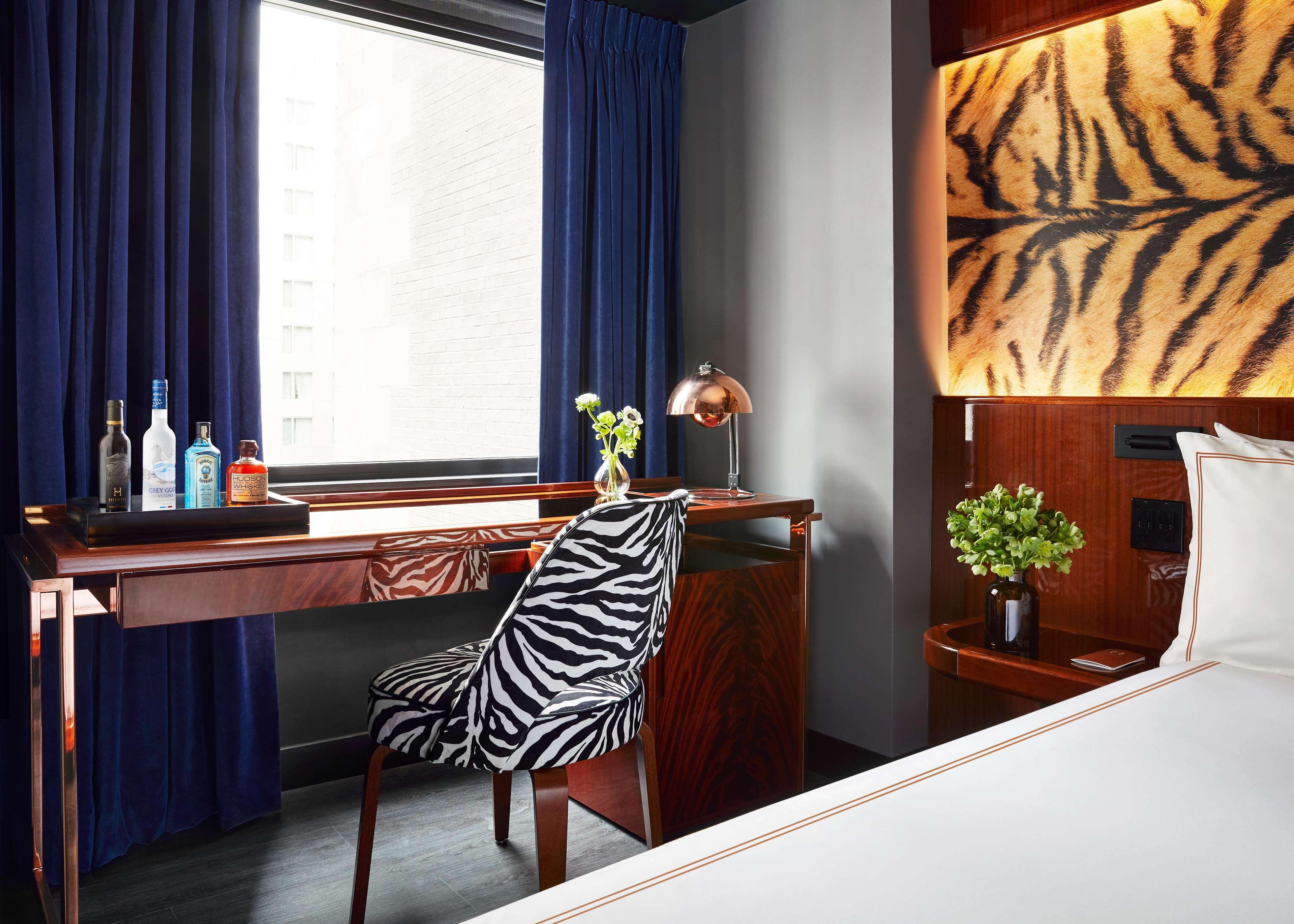 Room Deluxe City View King Bed