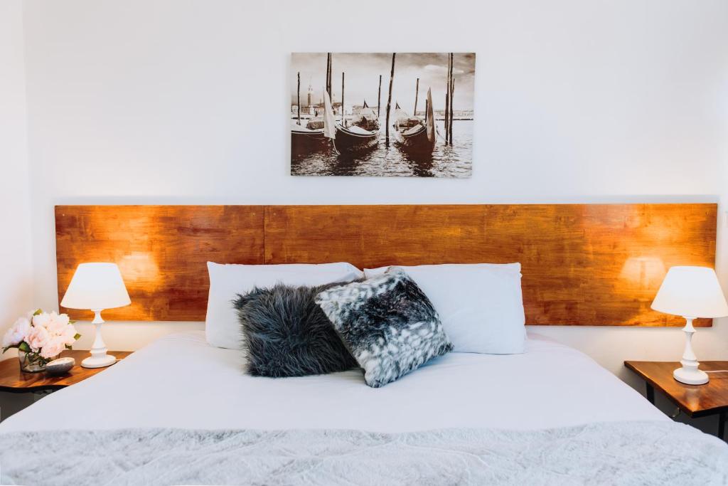 Double Superior King Bed