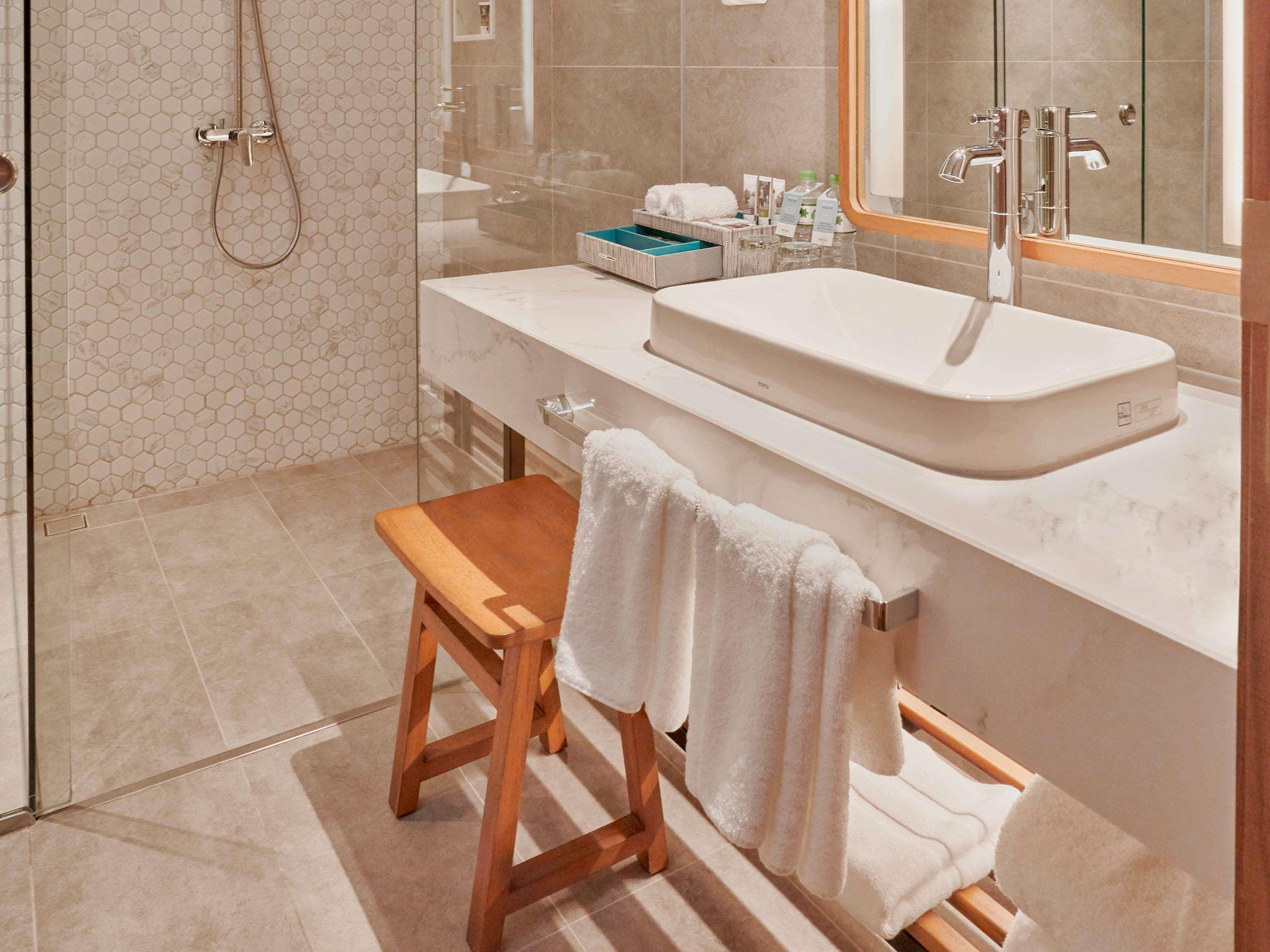 Double Queen Size Bed