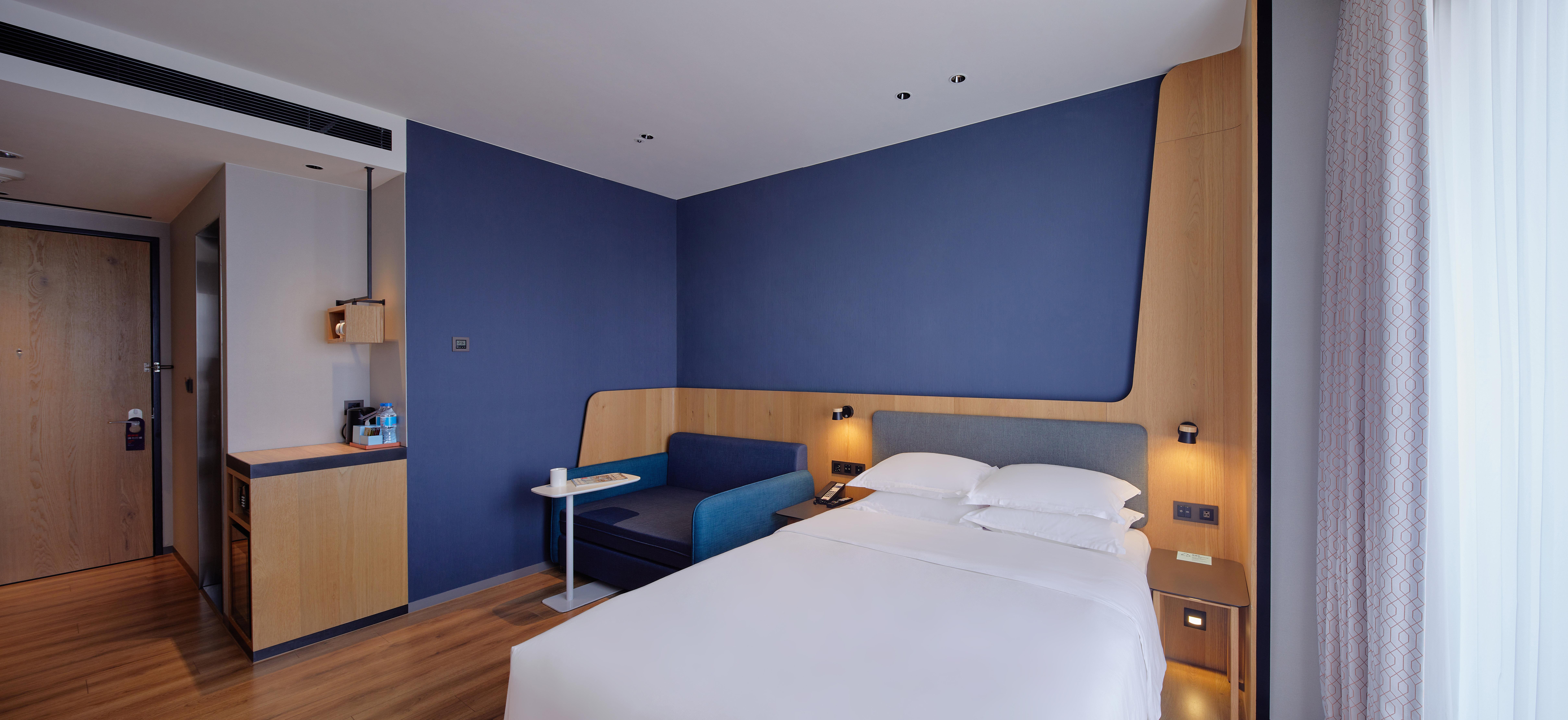 Double Queen Size Bed