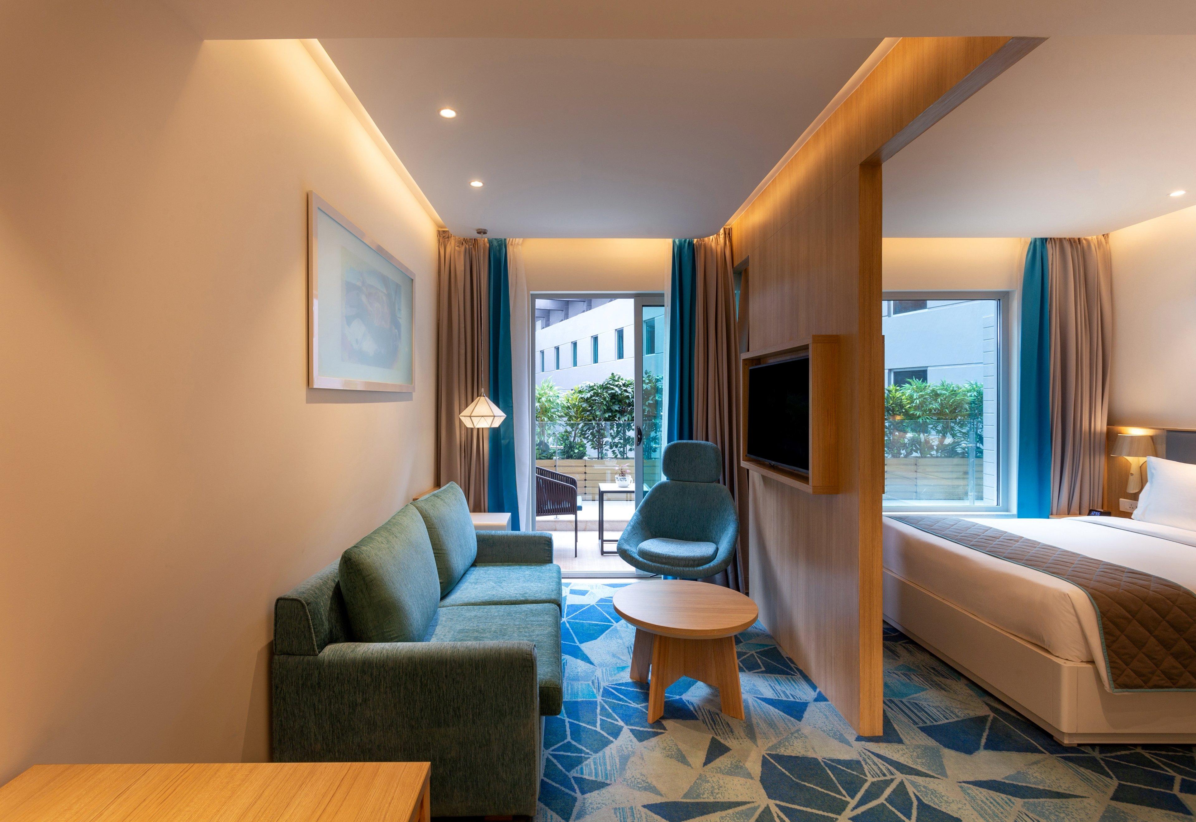 Junior Suite Queen Size Bed