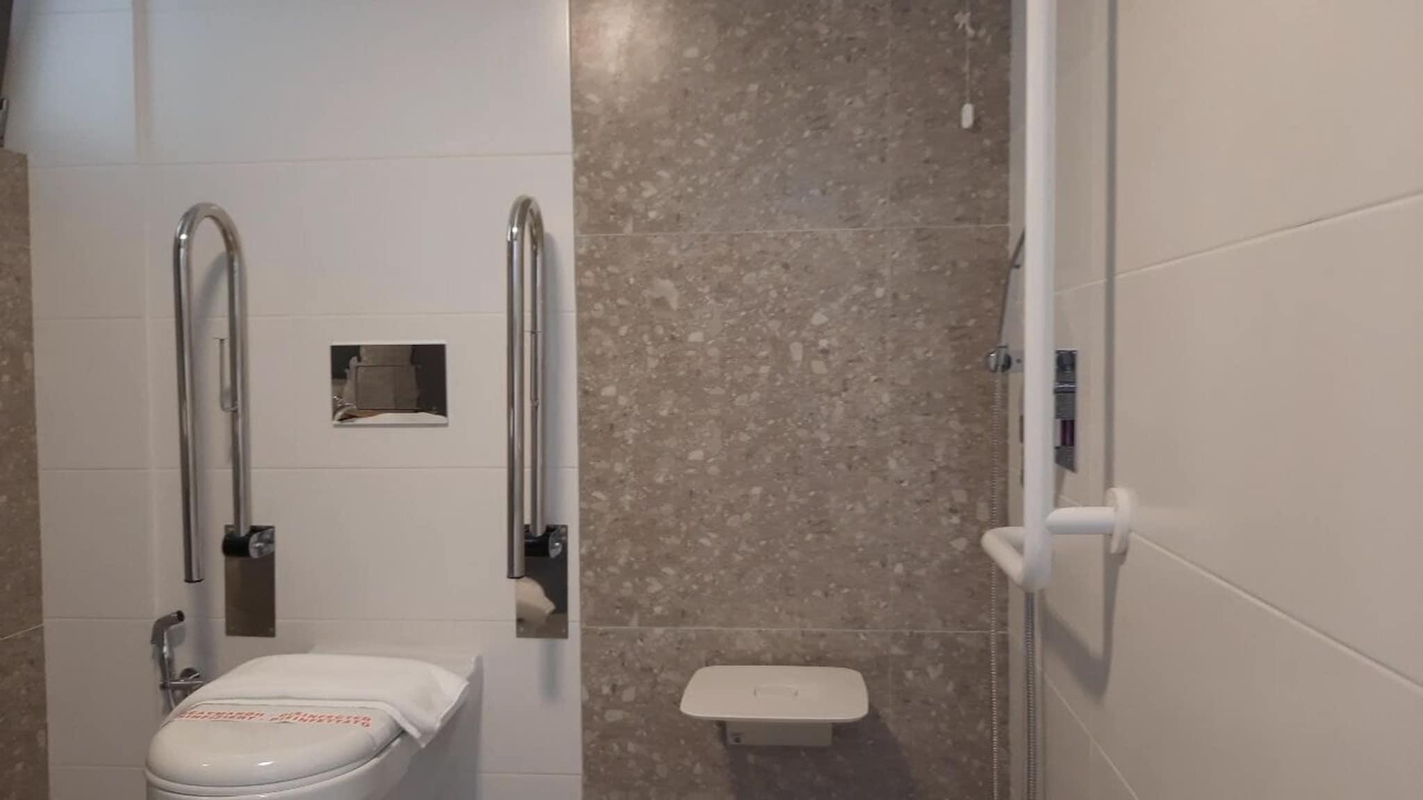 Double Deluxe Queen Bed