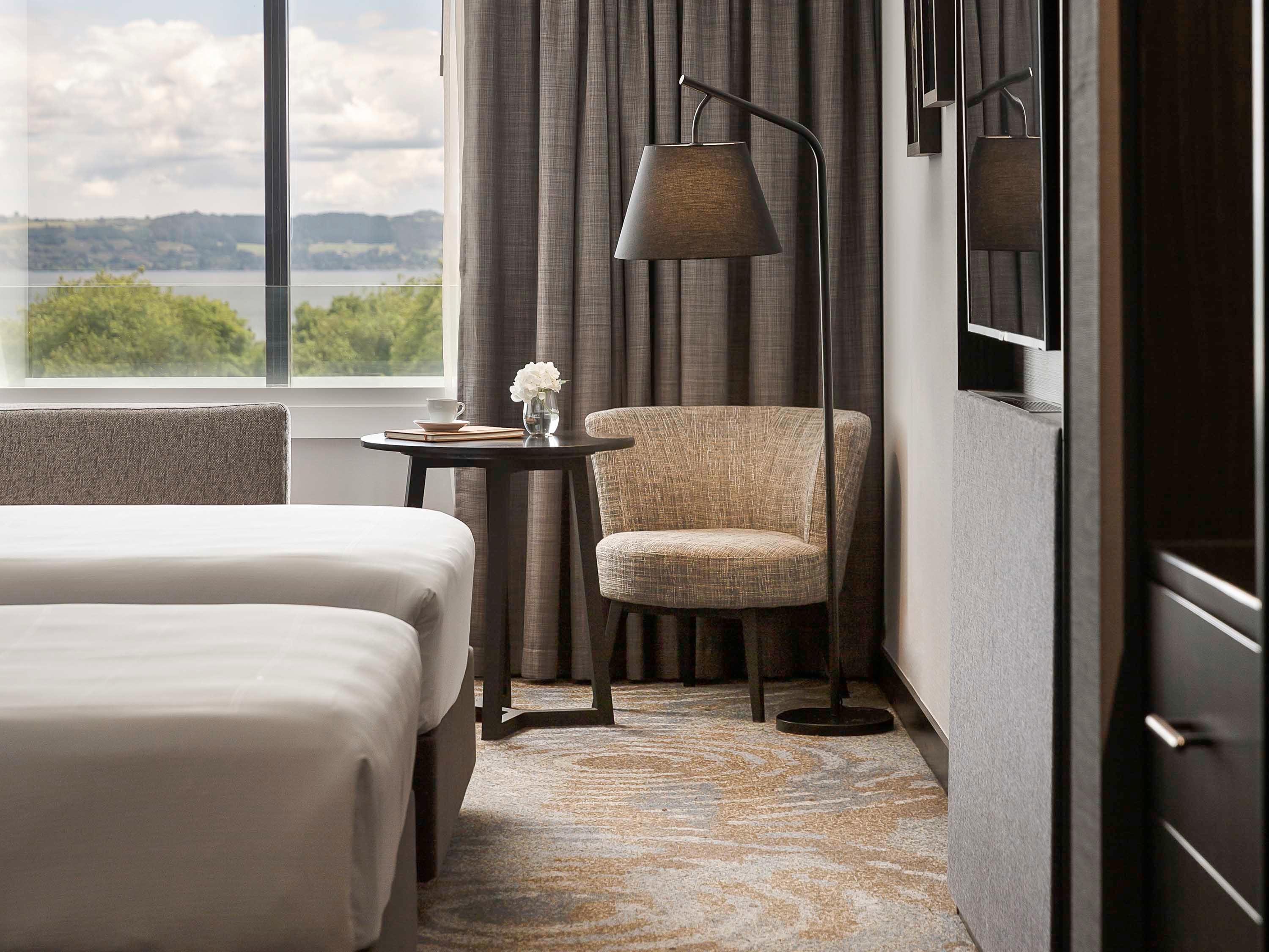 Twin Superior Queen Bed