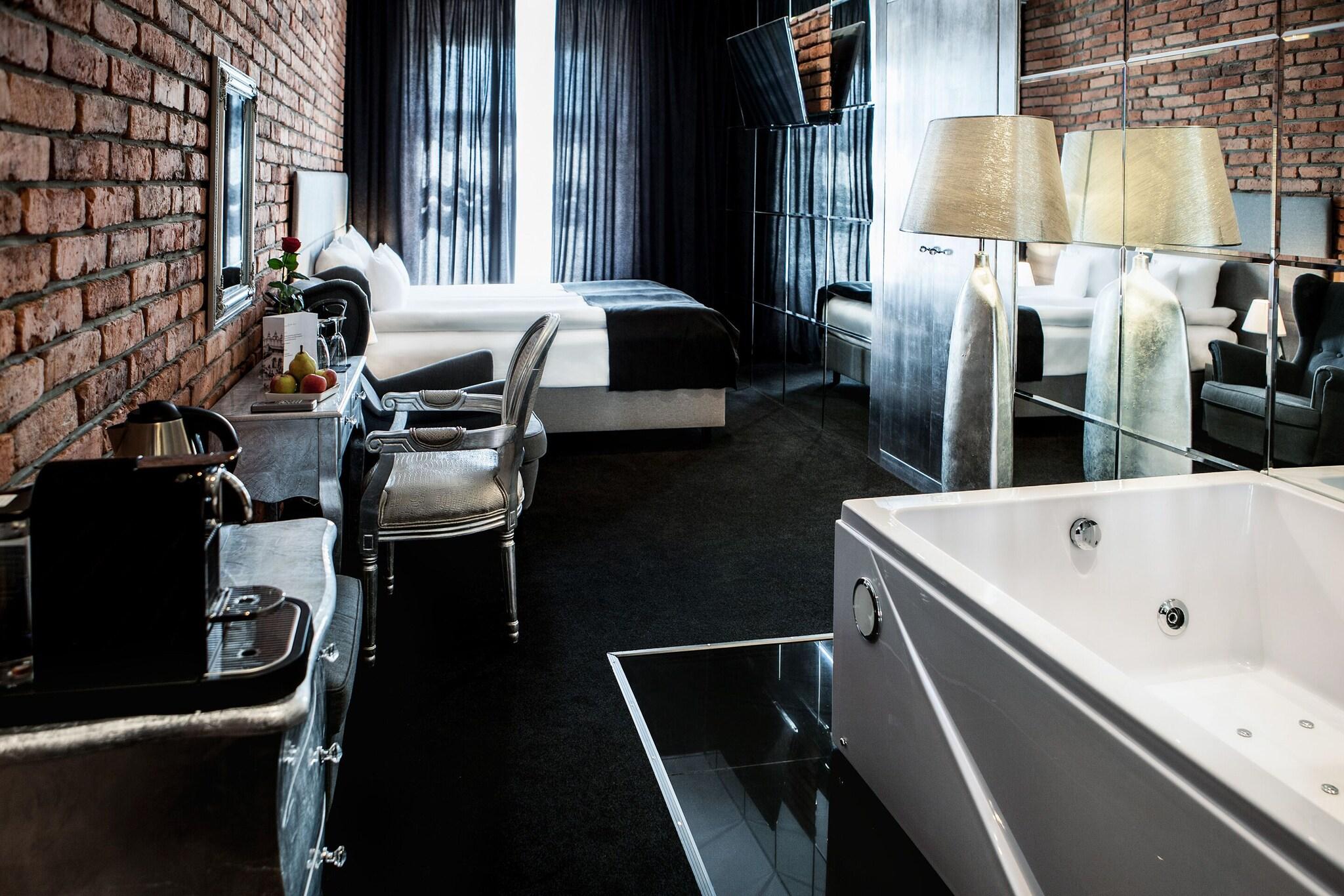 Double Deluxe King Bed