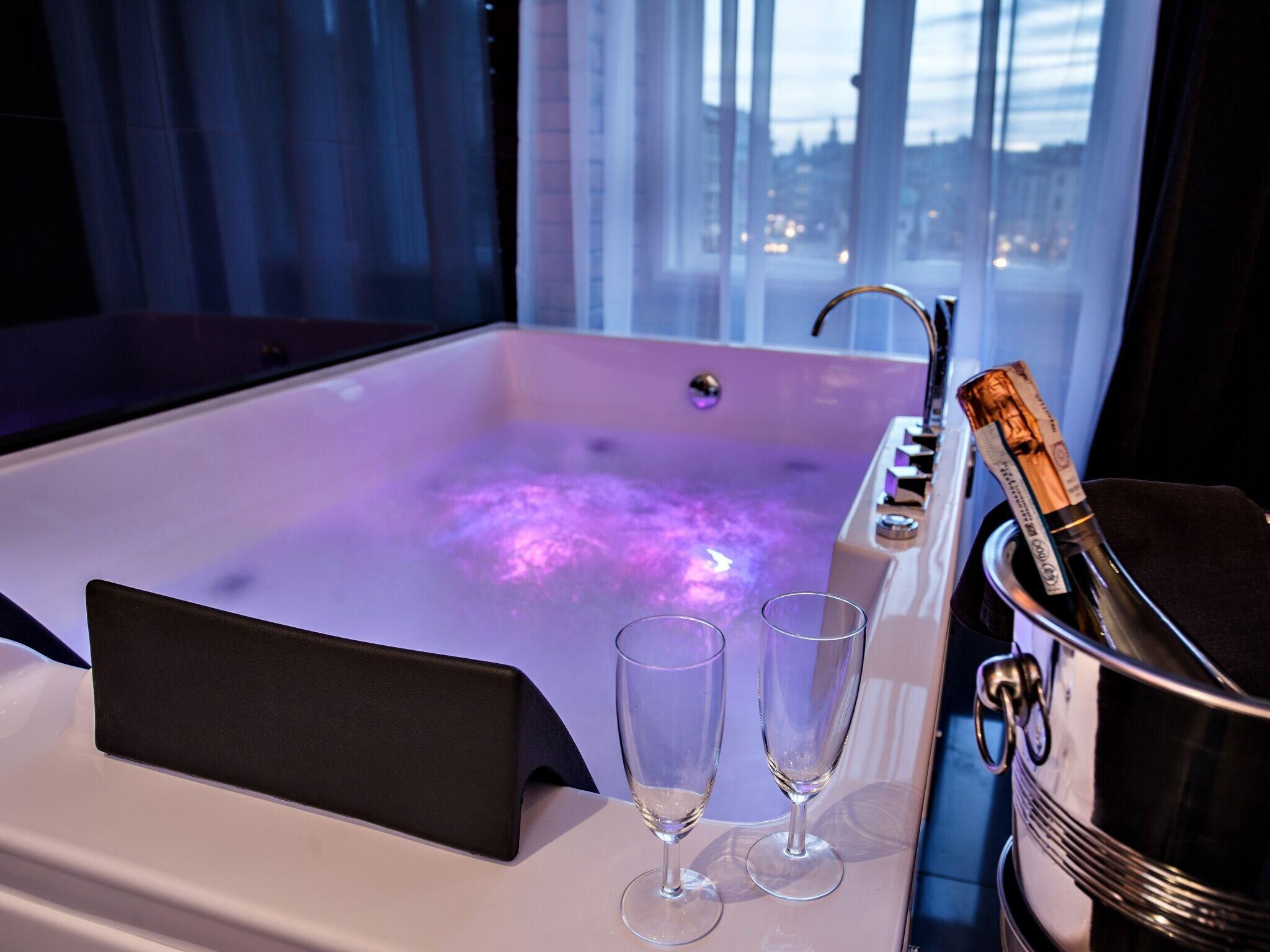 Junior Suite King Size Bed