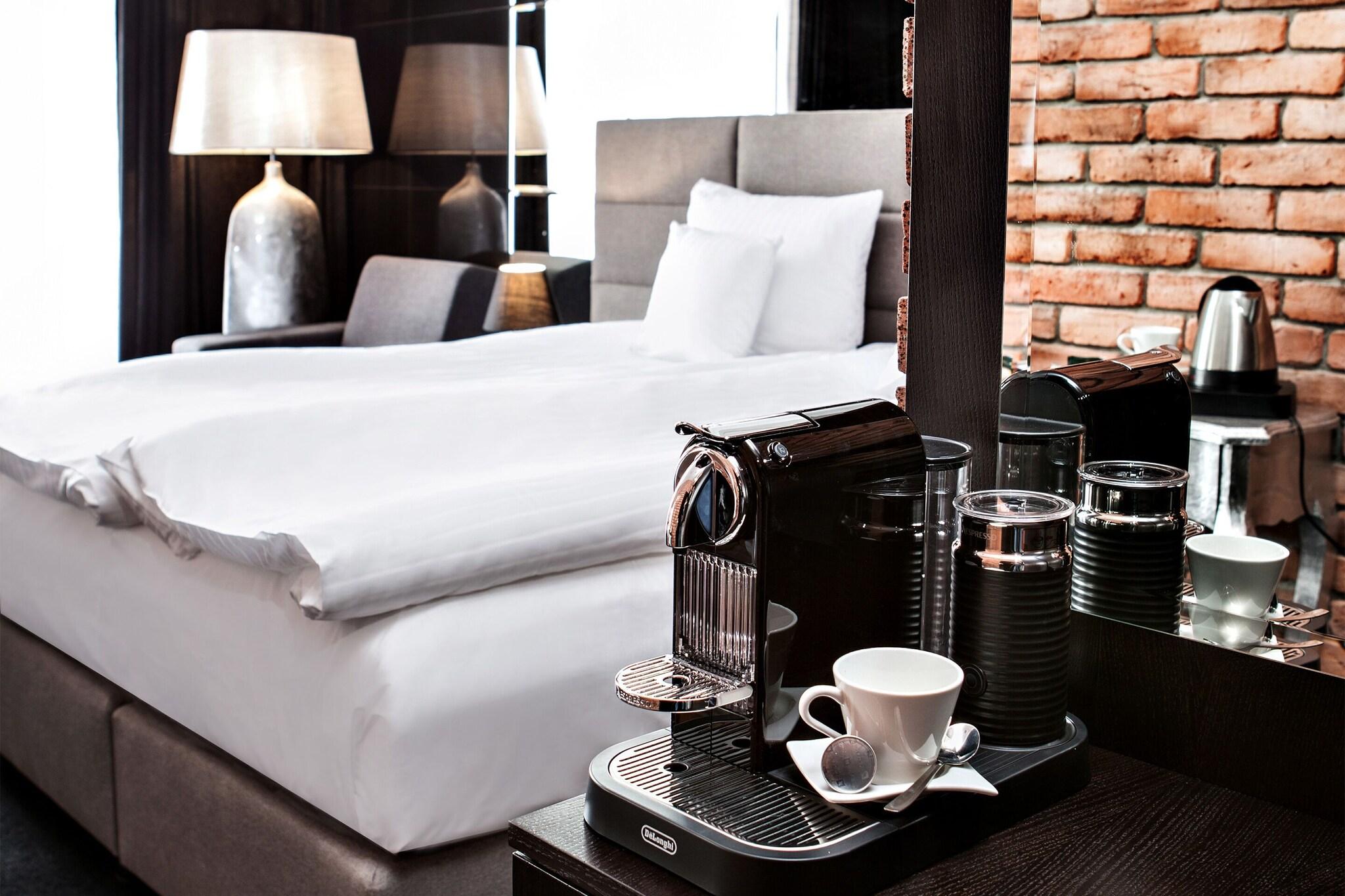 Double Deluxe King Bed