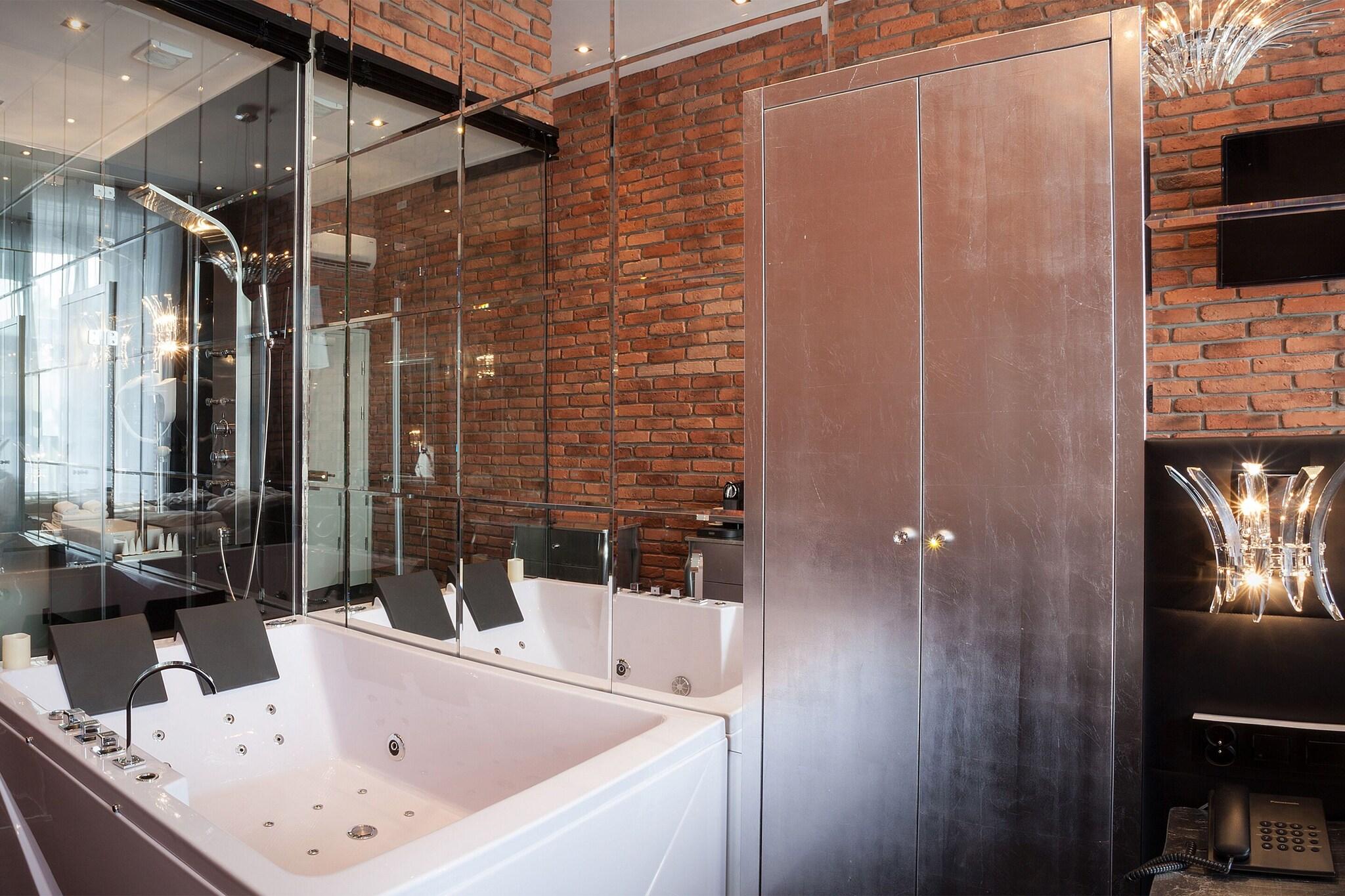 Double Deluxe King Bed