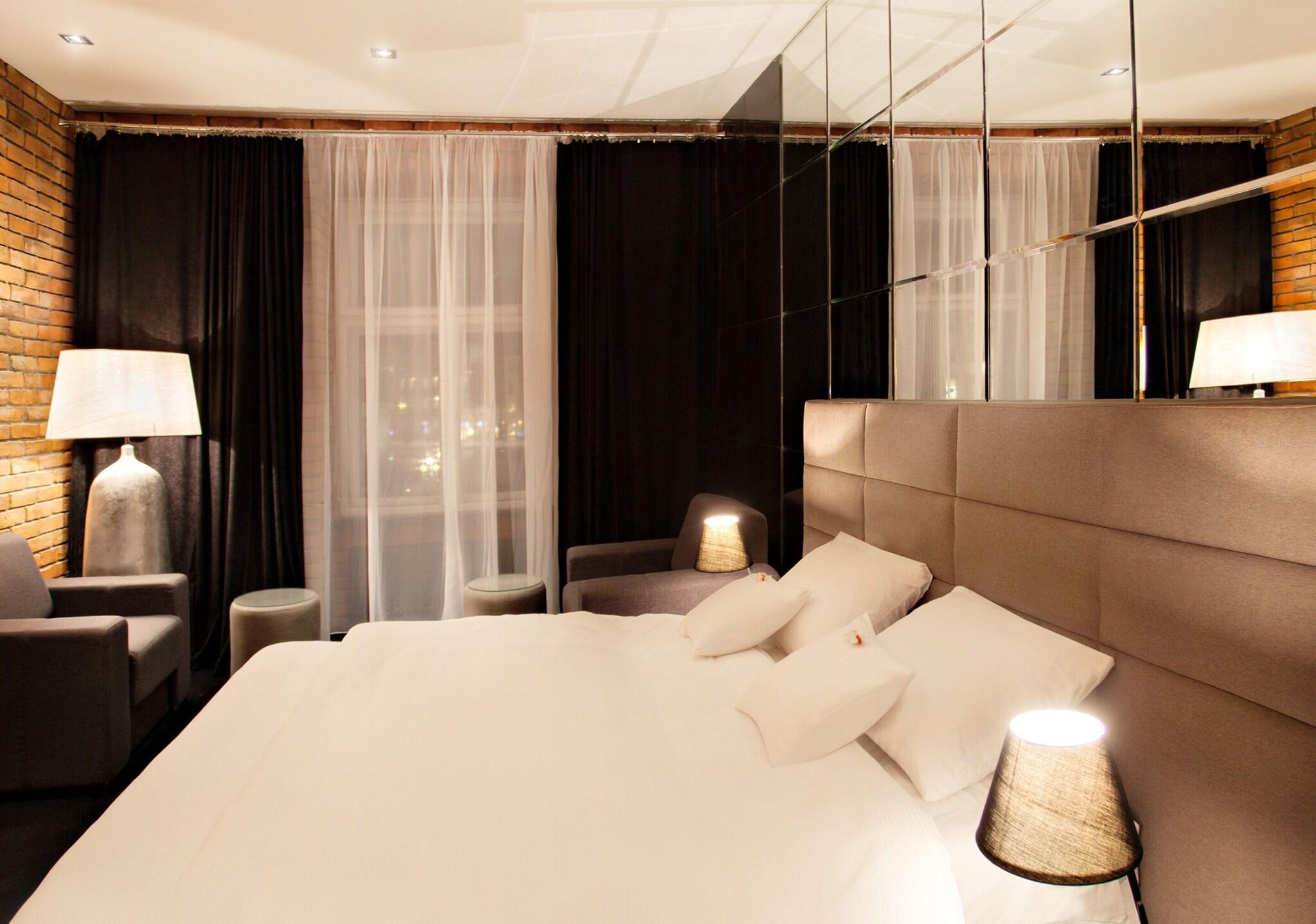 Double Deluxe King Bed