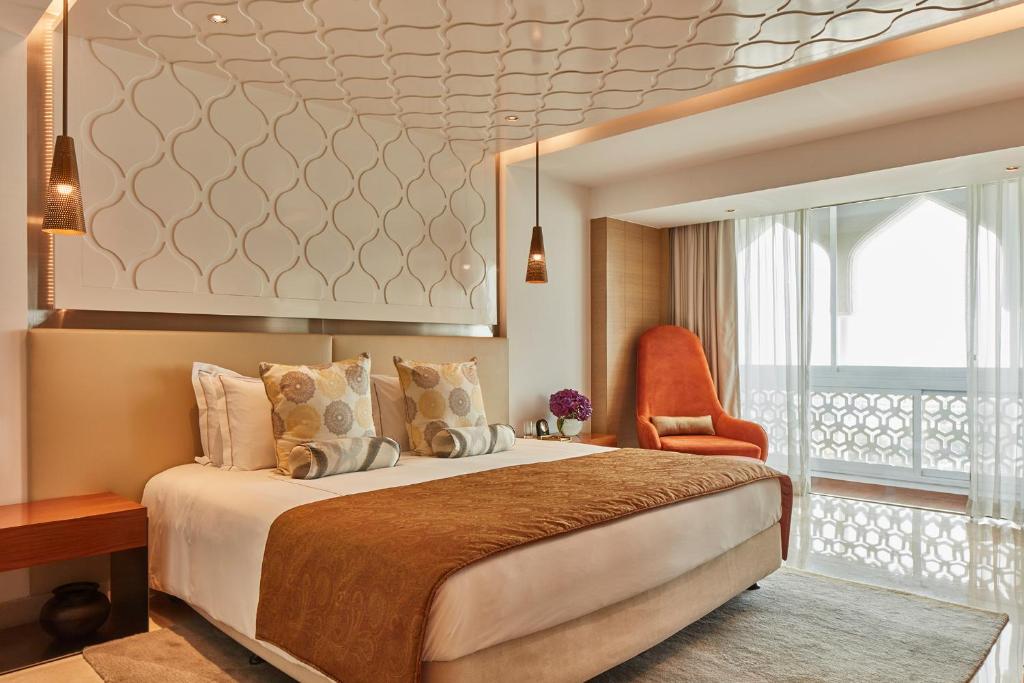 Double Sea View King Bed